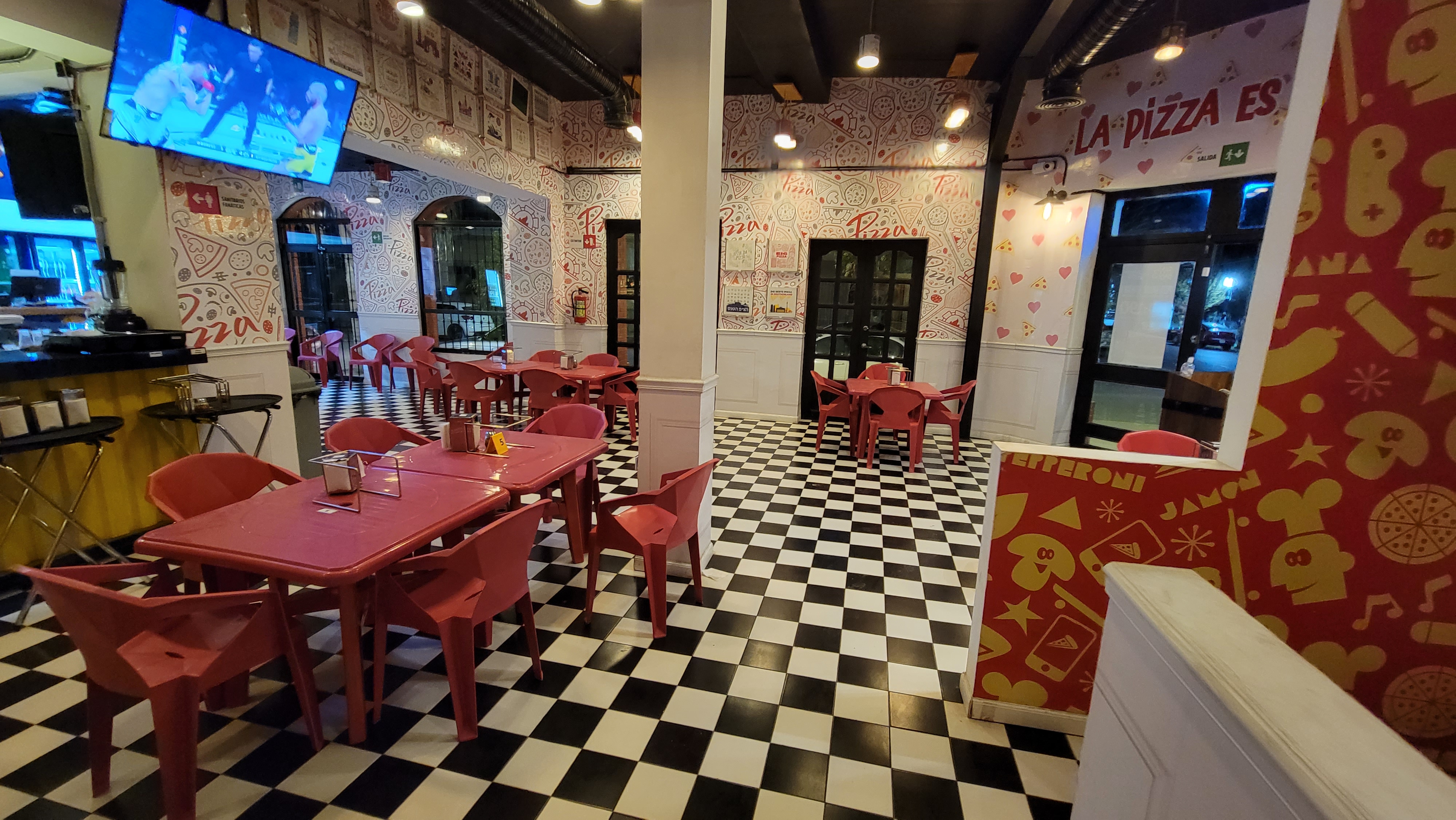 Fanáticos PIZZA image 1