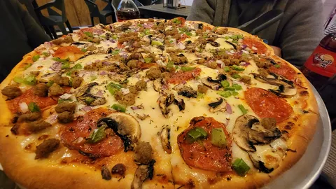 Fanáticos PIZZA image 2