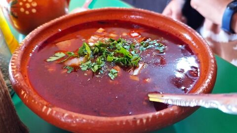 Hamburguesas lun a vie & Birria y pancita sab y dom. image 5