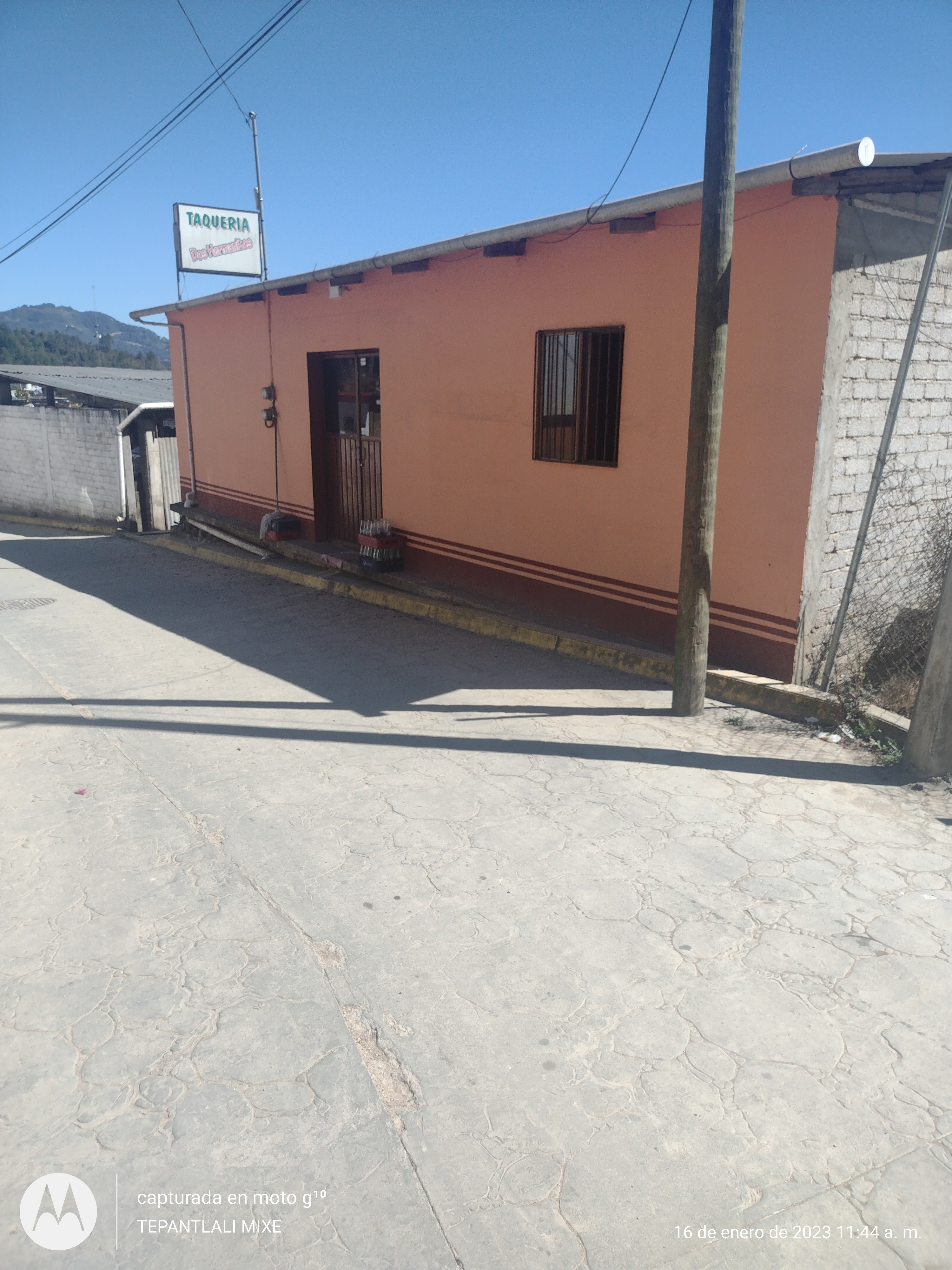 TAQUERÍA " DOS HERMANITOS " image 2