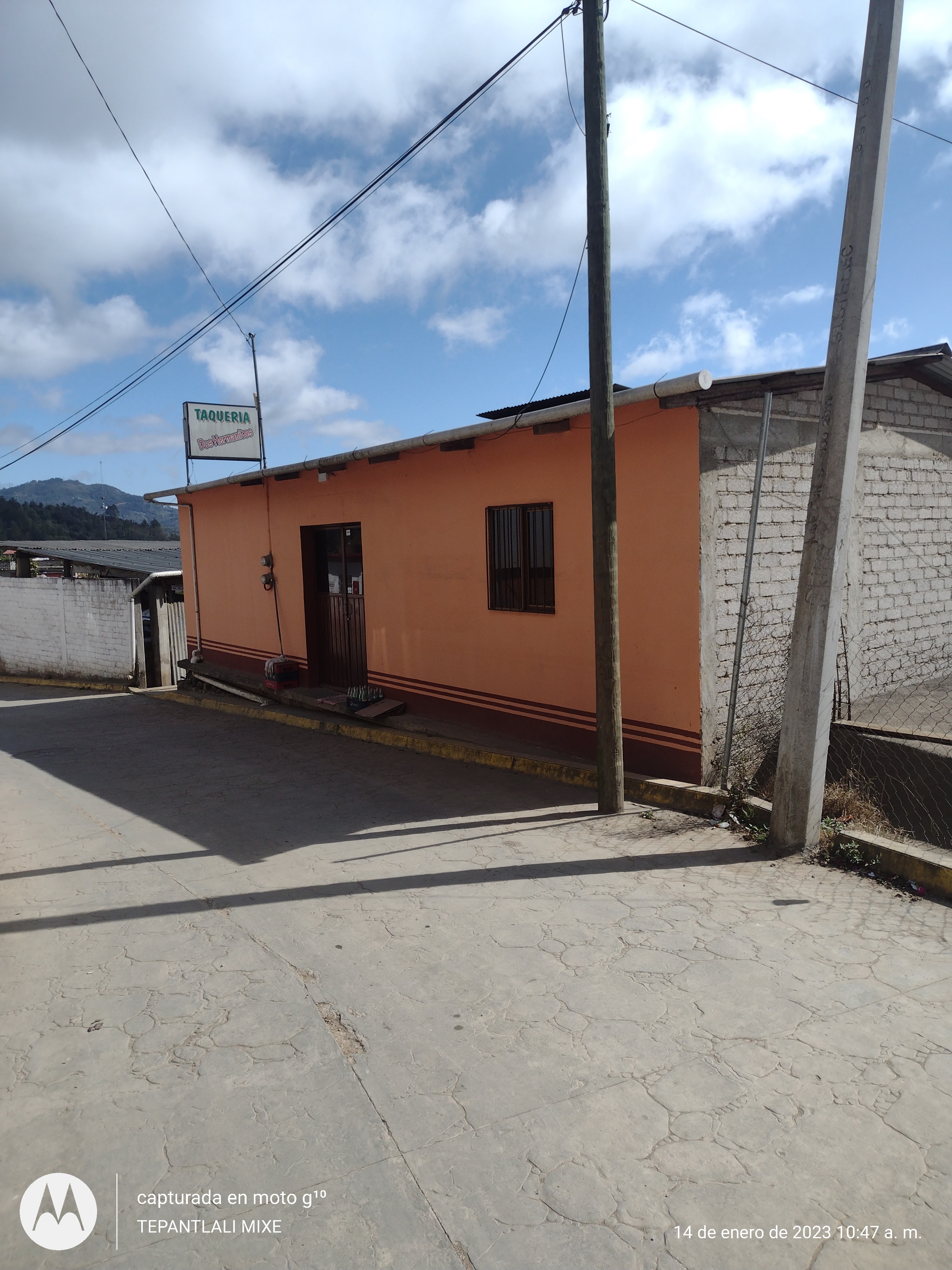 TAQUERÍA " DOS HERMANITOS " image 6