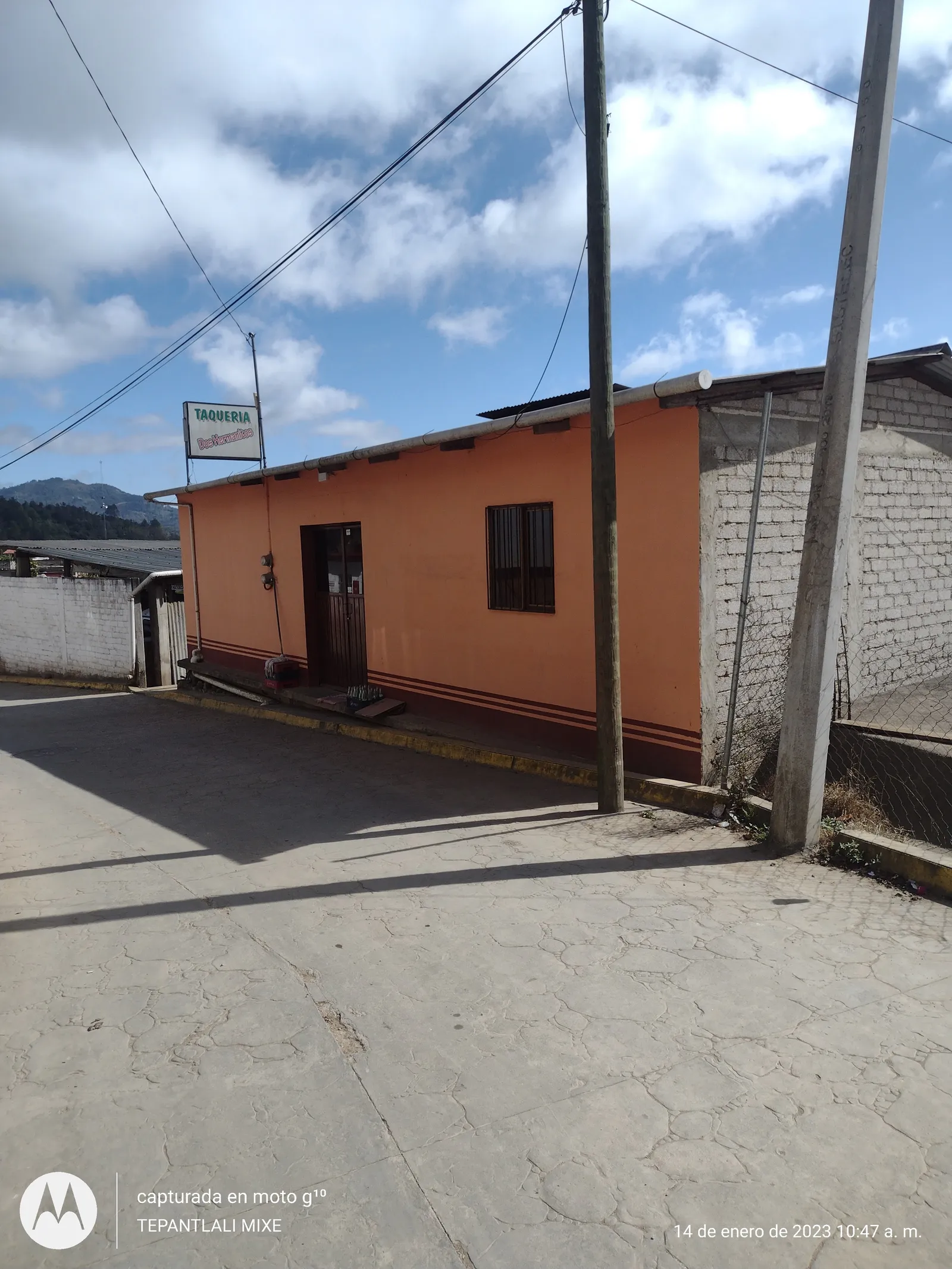 TAQUERÍA " DOS HERMANITOS " image 6