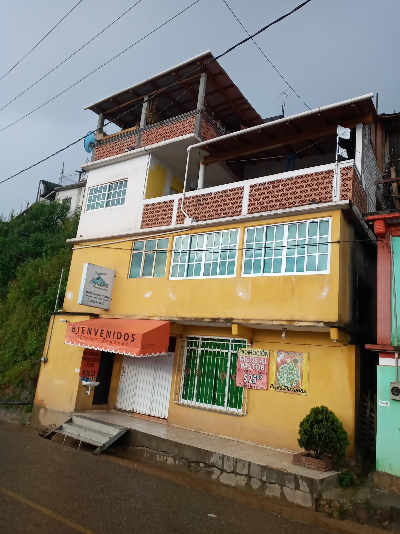 Taquería Zempoal image 7