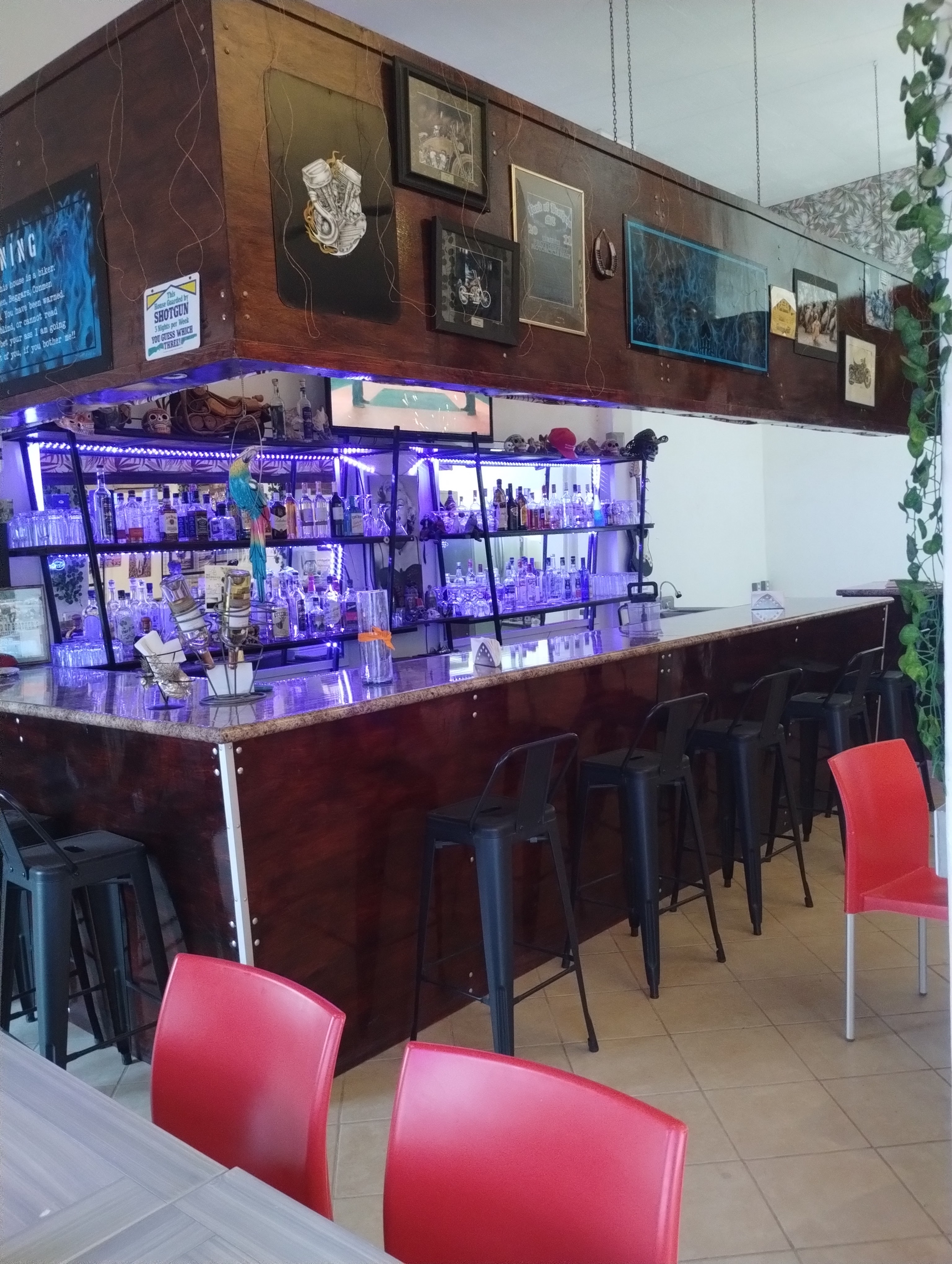 Km. 128 Harley's Bar Restaurant image 4