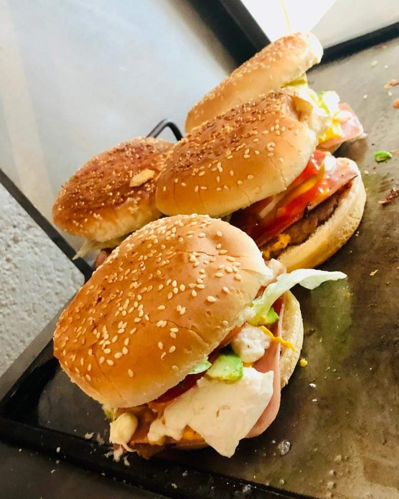 Hamburguesas y burritos Medeguin image 9