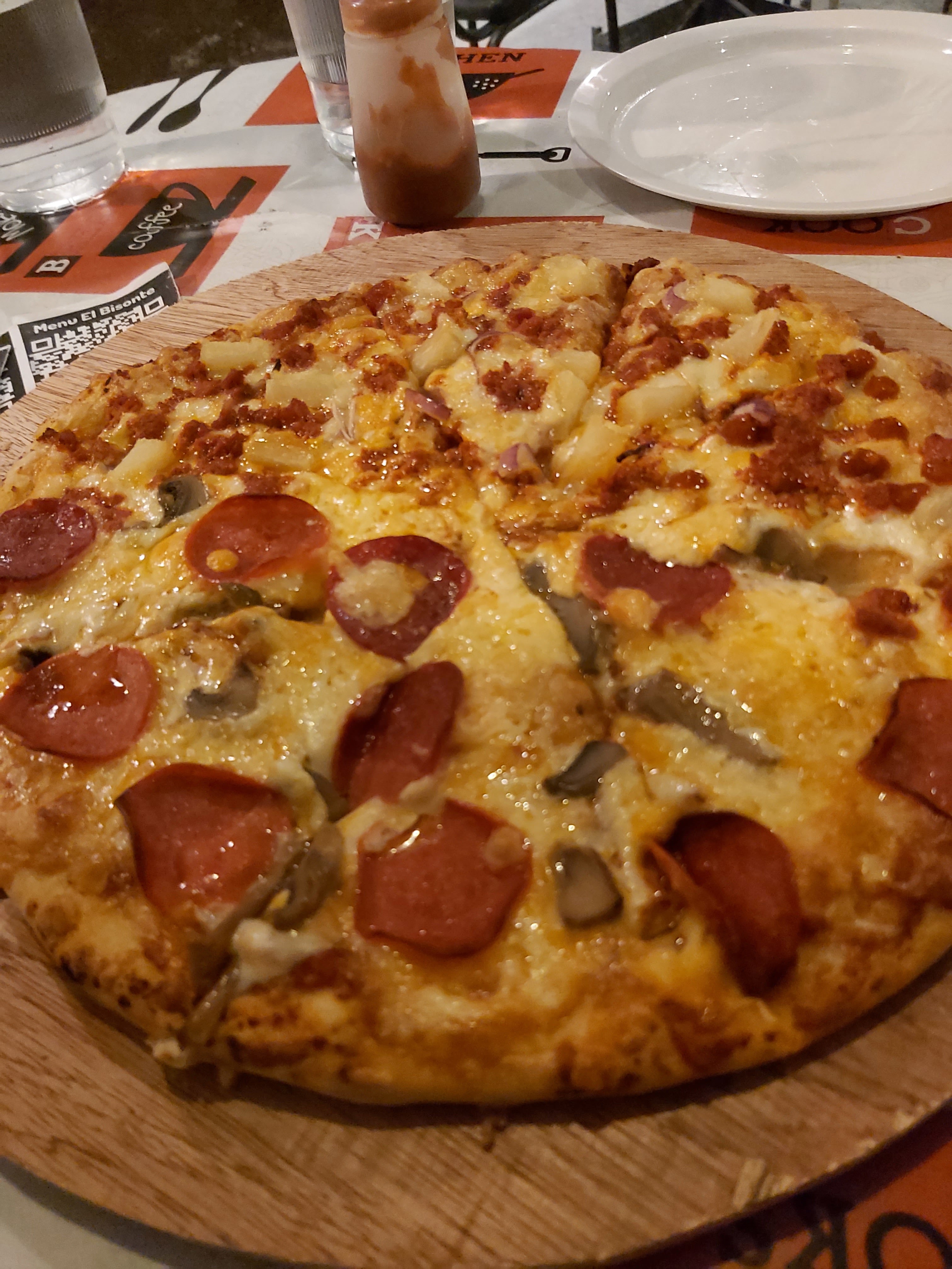 El Bisonte. Pizza y alitas image 5