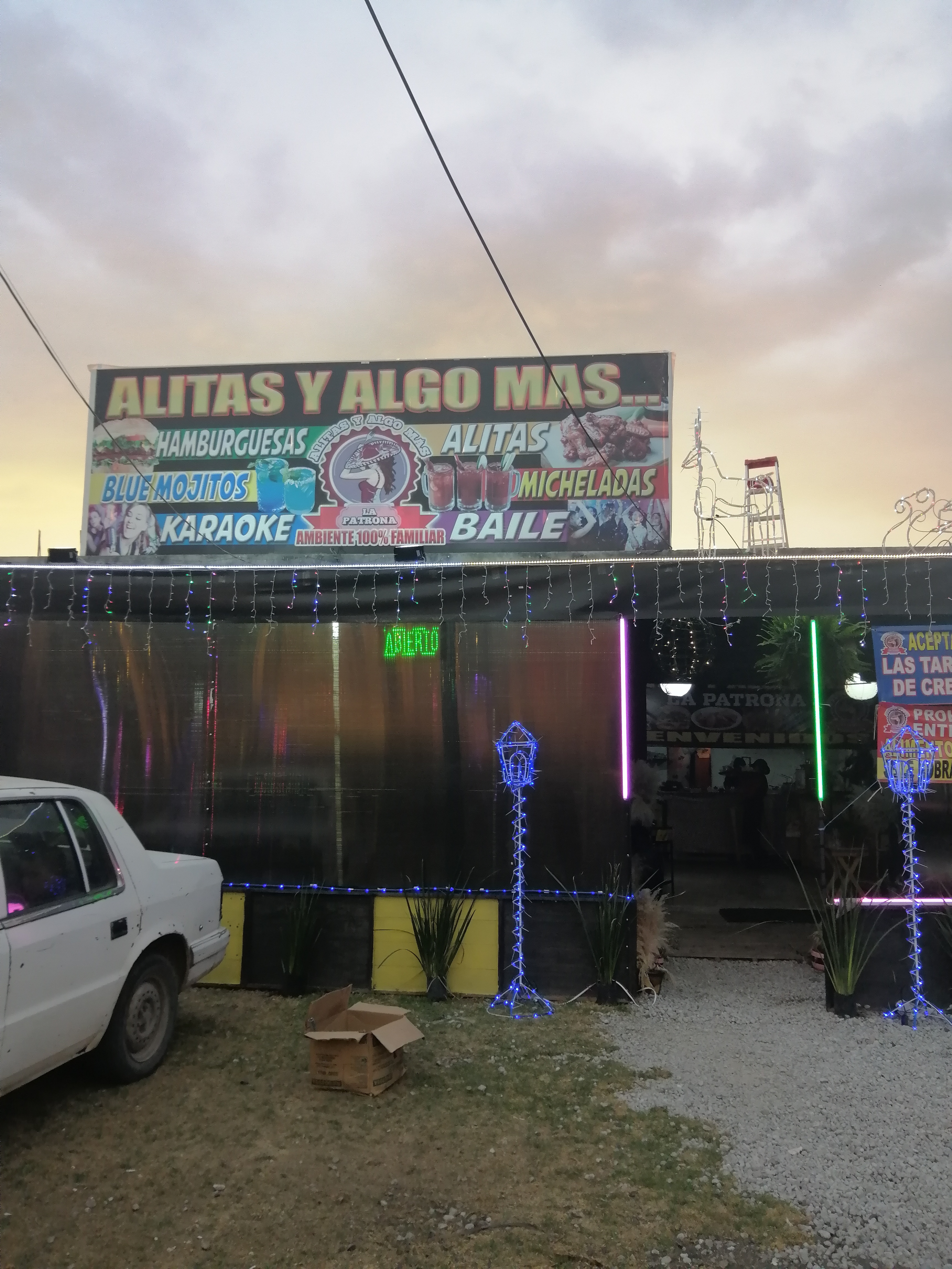 Alitas y Algo mas la patrona image 1