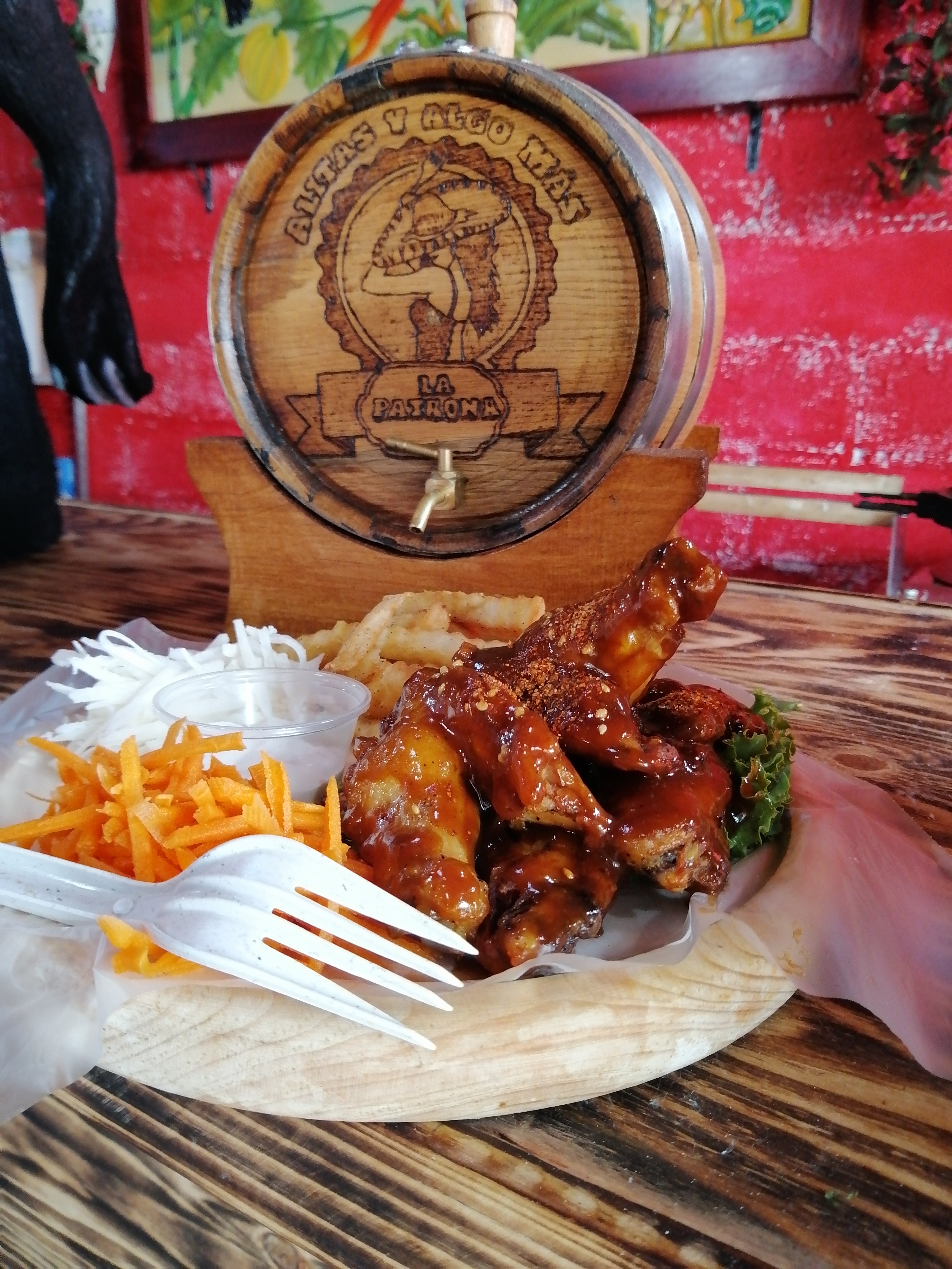 Alitas y Algo mas la patrona image 5