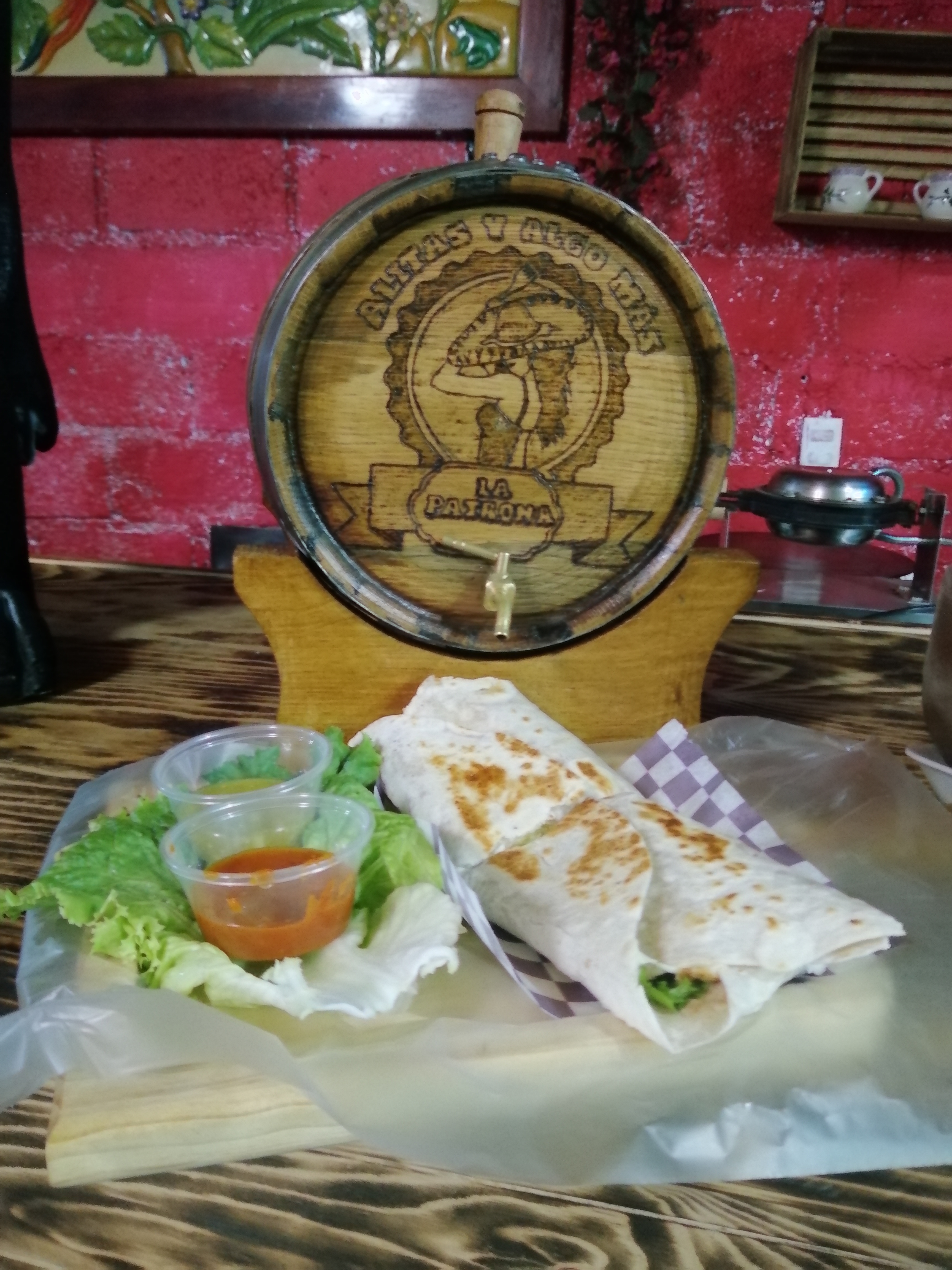 Alitas y Algo mas la patrona image 10