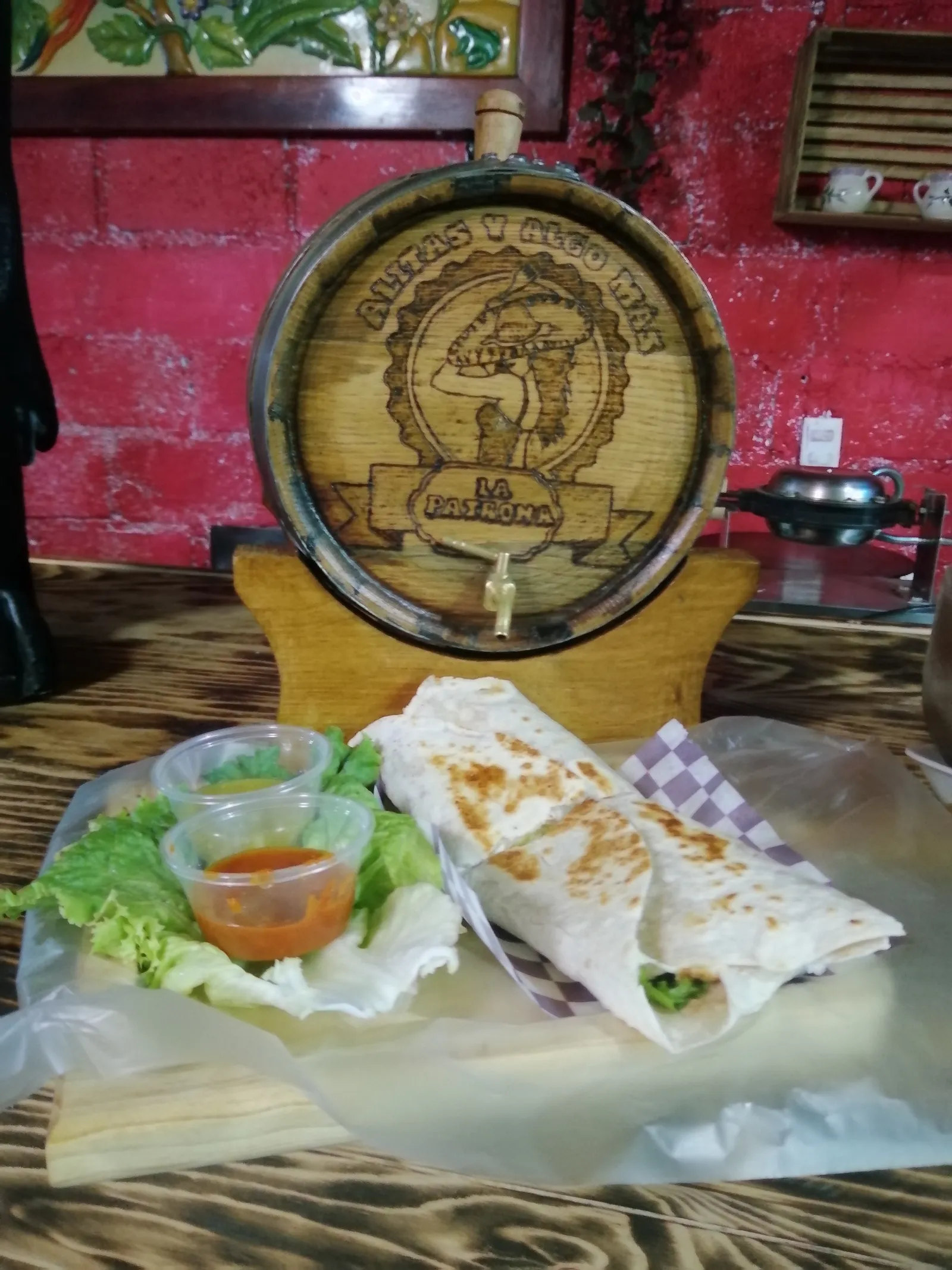 Alitas y Algo mas la patrona image 10