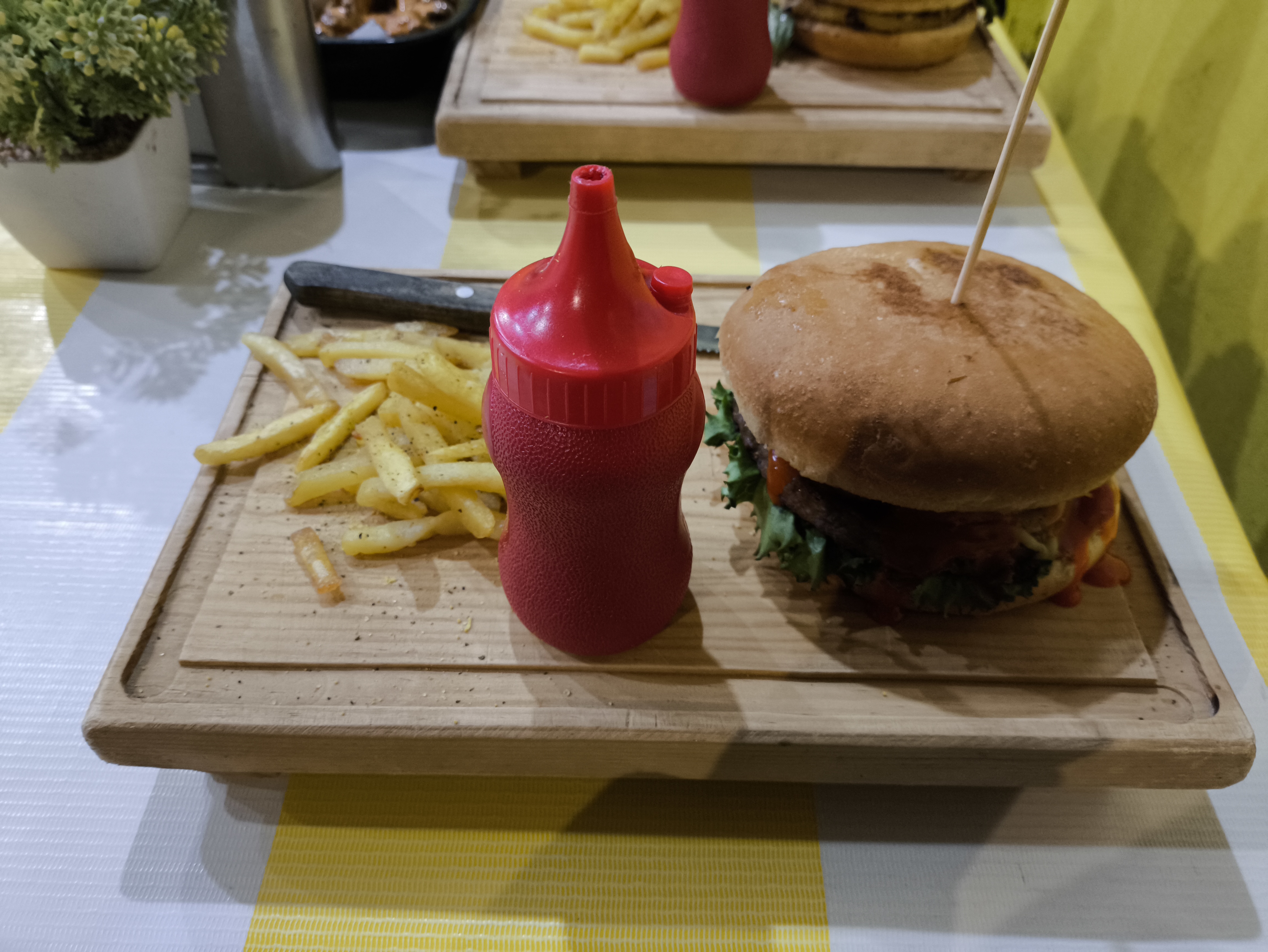 The Burger Jr image 4