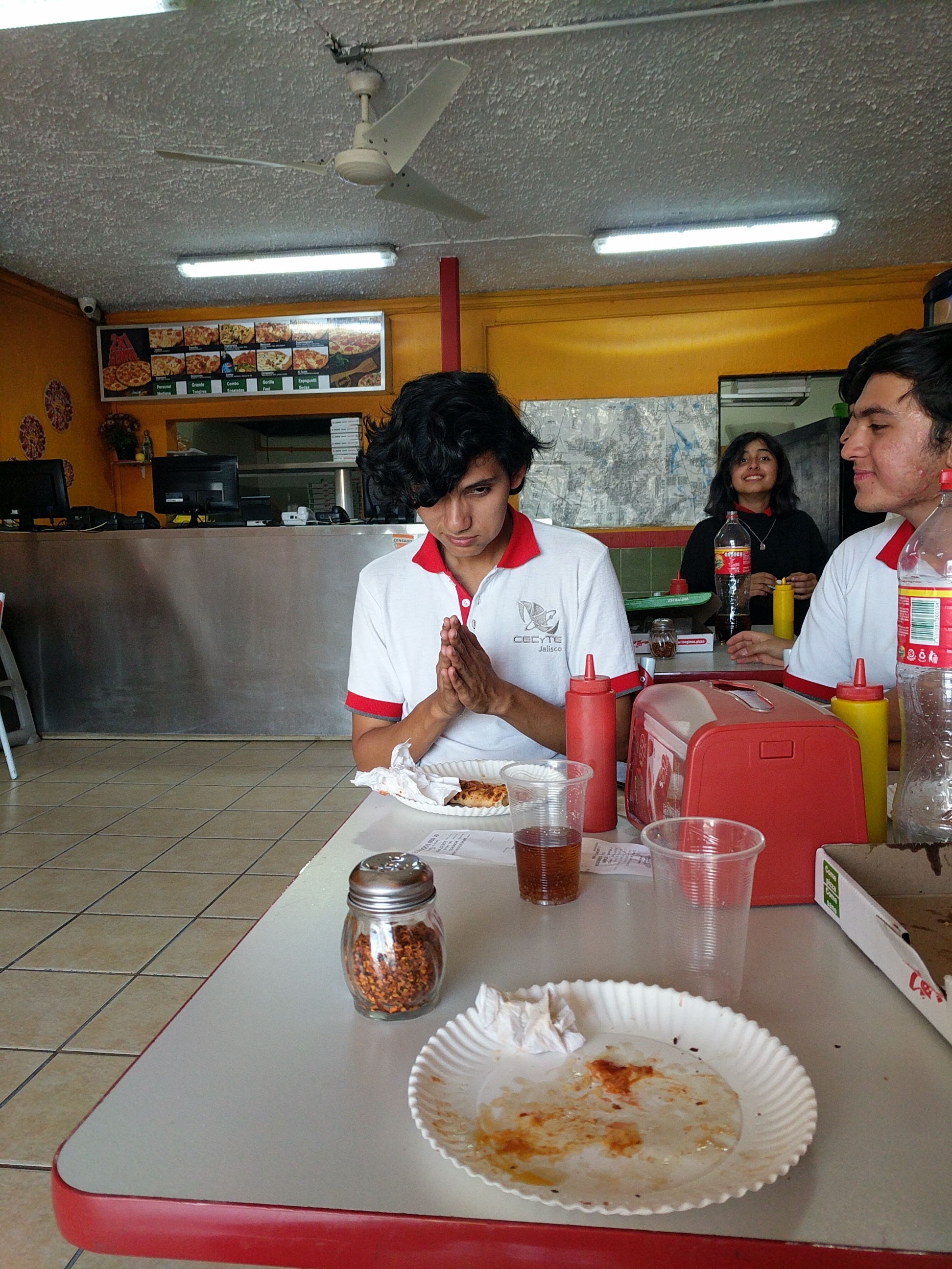 Toogino's Pizza Del Valle image 3