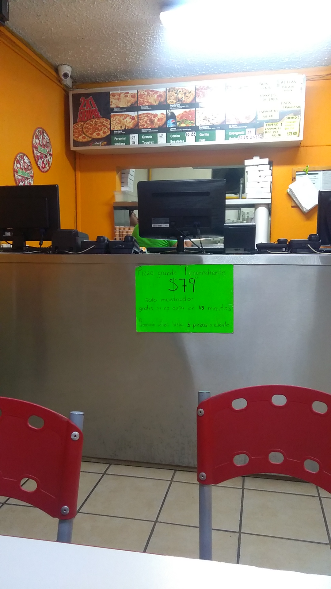 Toogino's Pizza Del Valle image 7