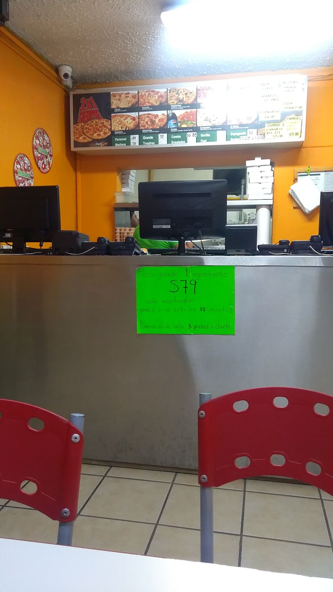Toogino's Pizza Del Valle image 7