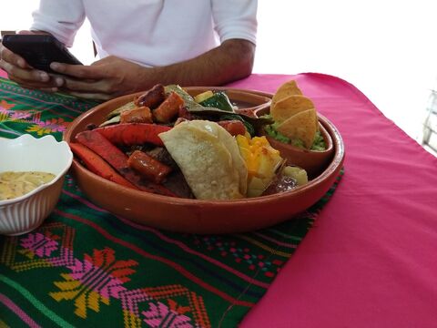 El Sazón image 7