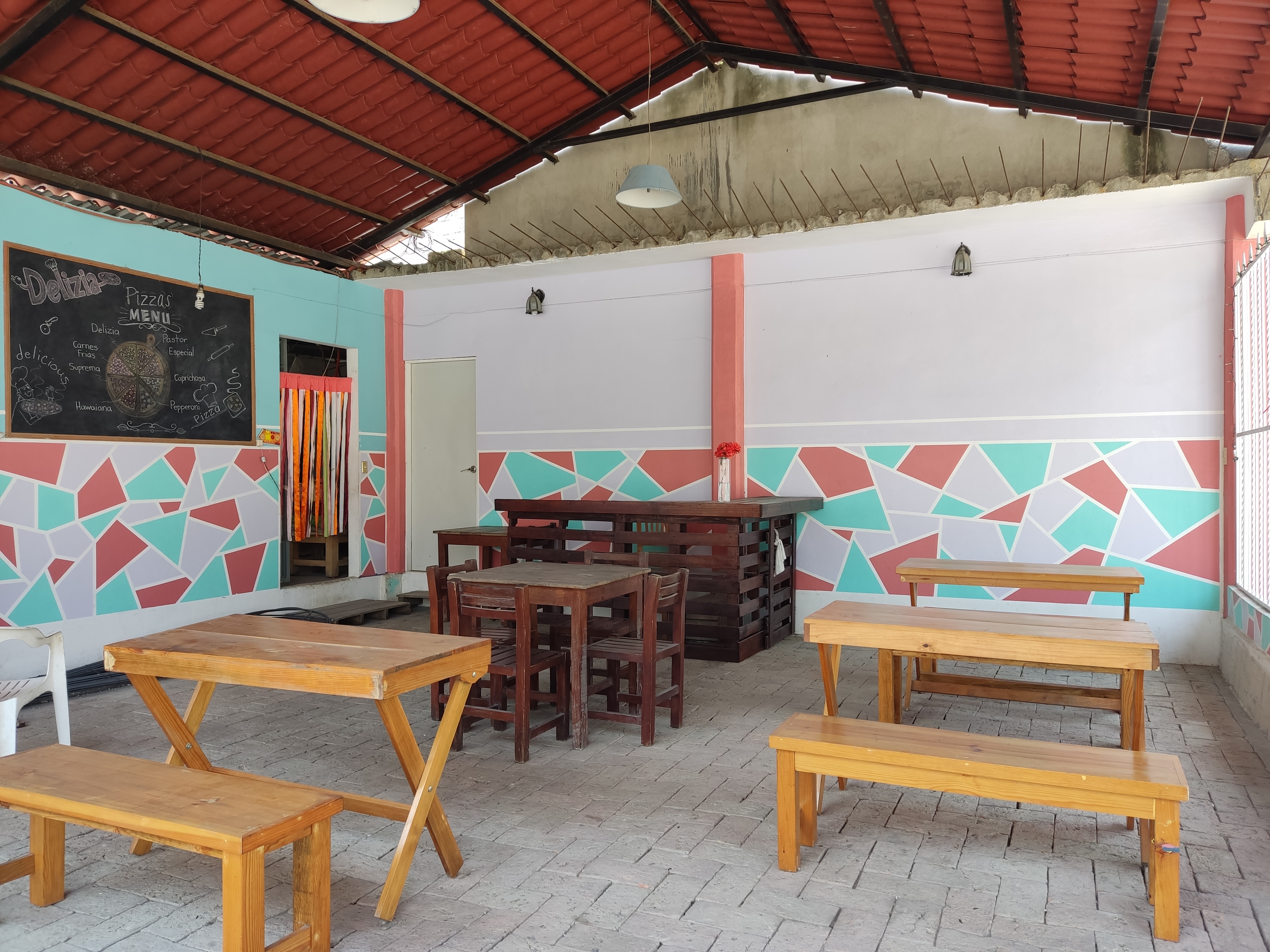 Delizia Pizza image 1