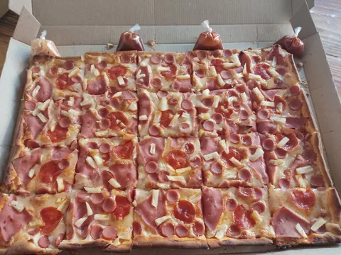 Delizia Pizza image 5