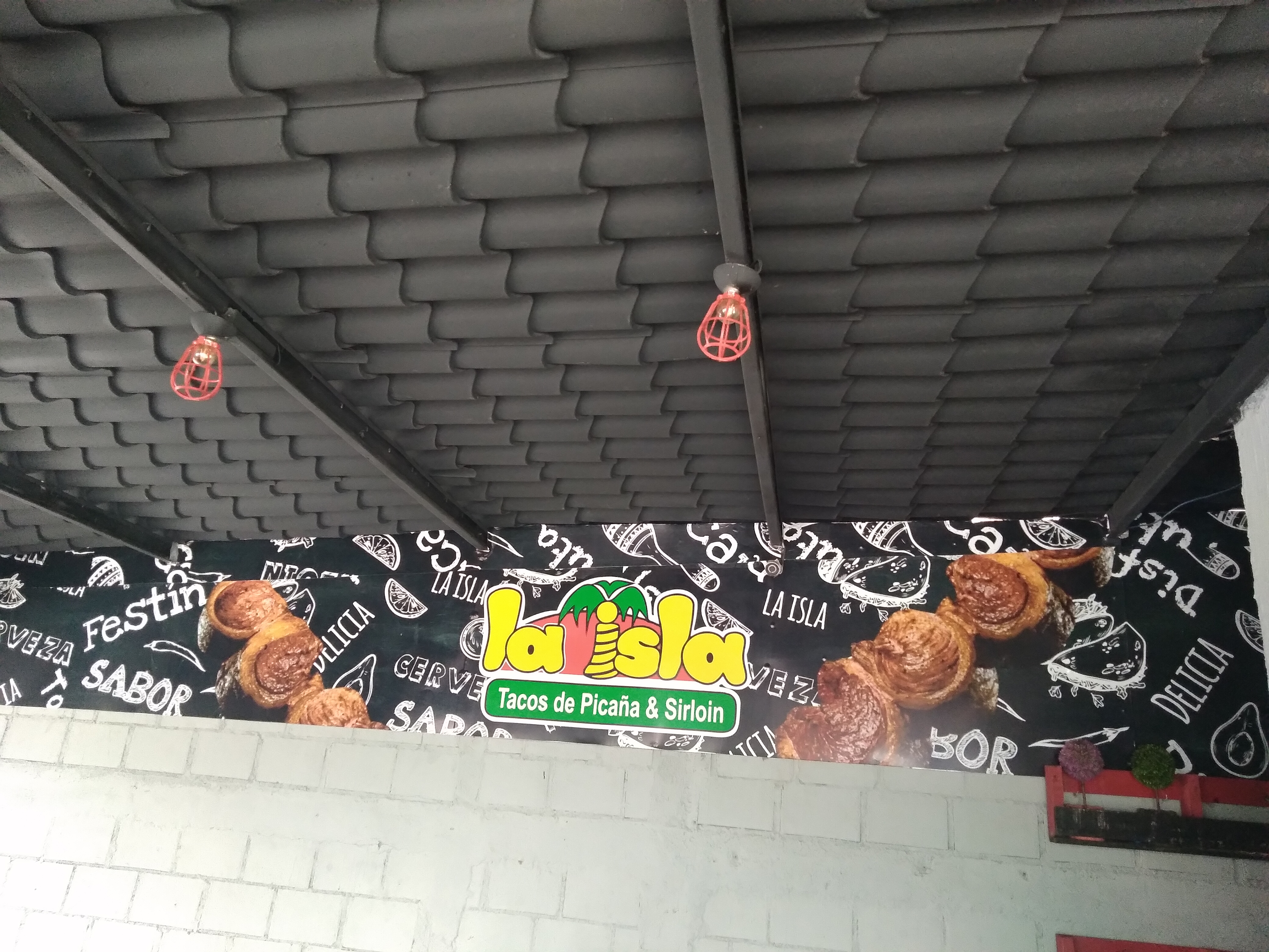 La Isla - Tacos de Picaña y Sirloin - Suc Puerto Esmeralda image 5