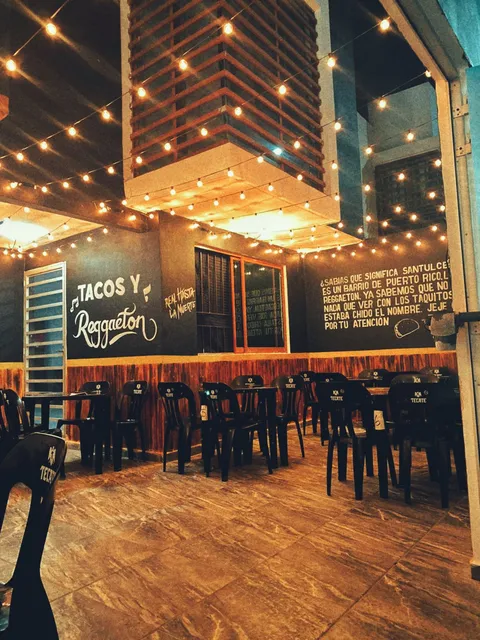 La Esquinita Taqueria image 8