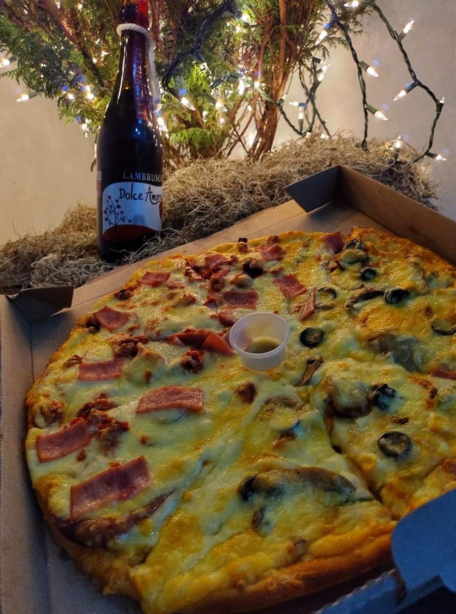 Lily's Pizza Coatza image 2