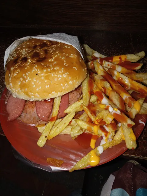 La cangreburger image 2