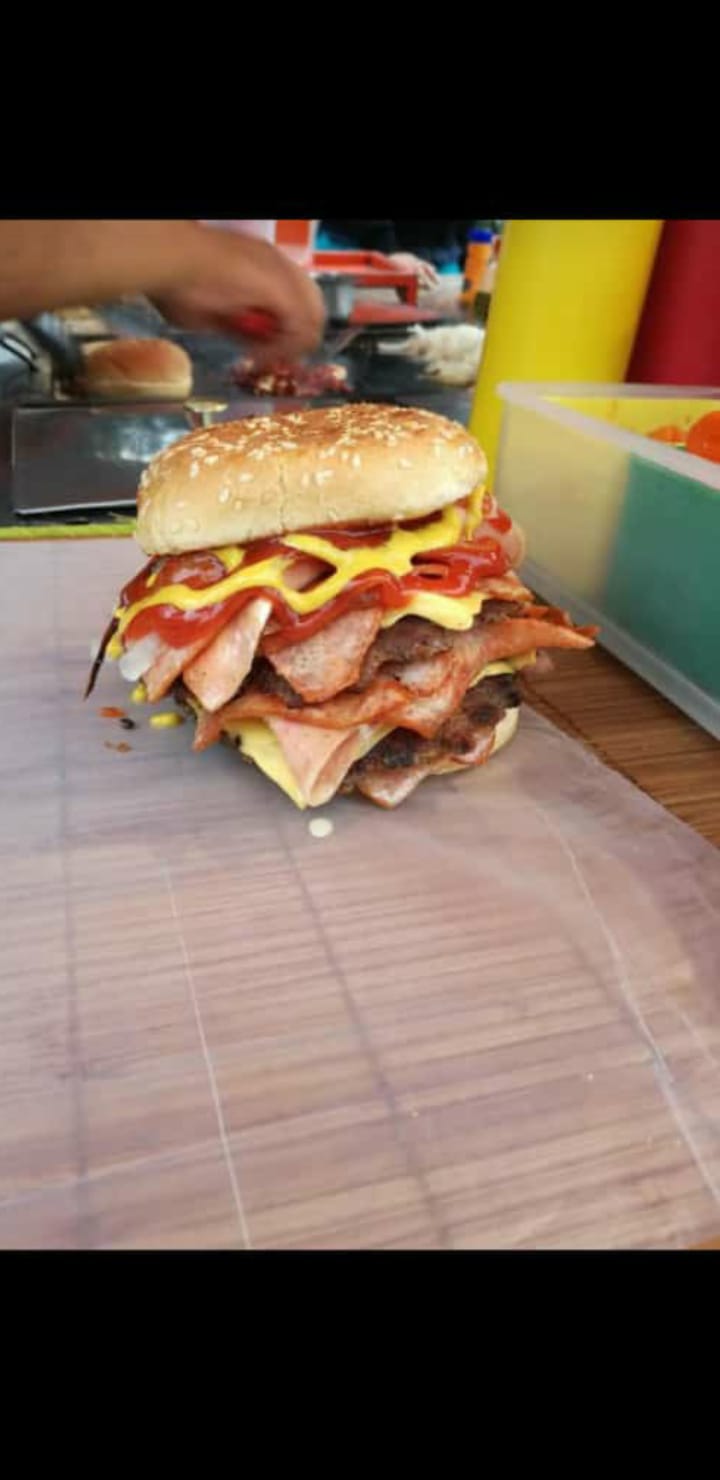 Rayinburgers image 3