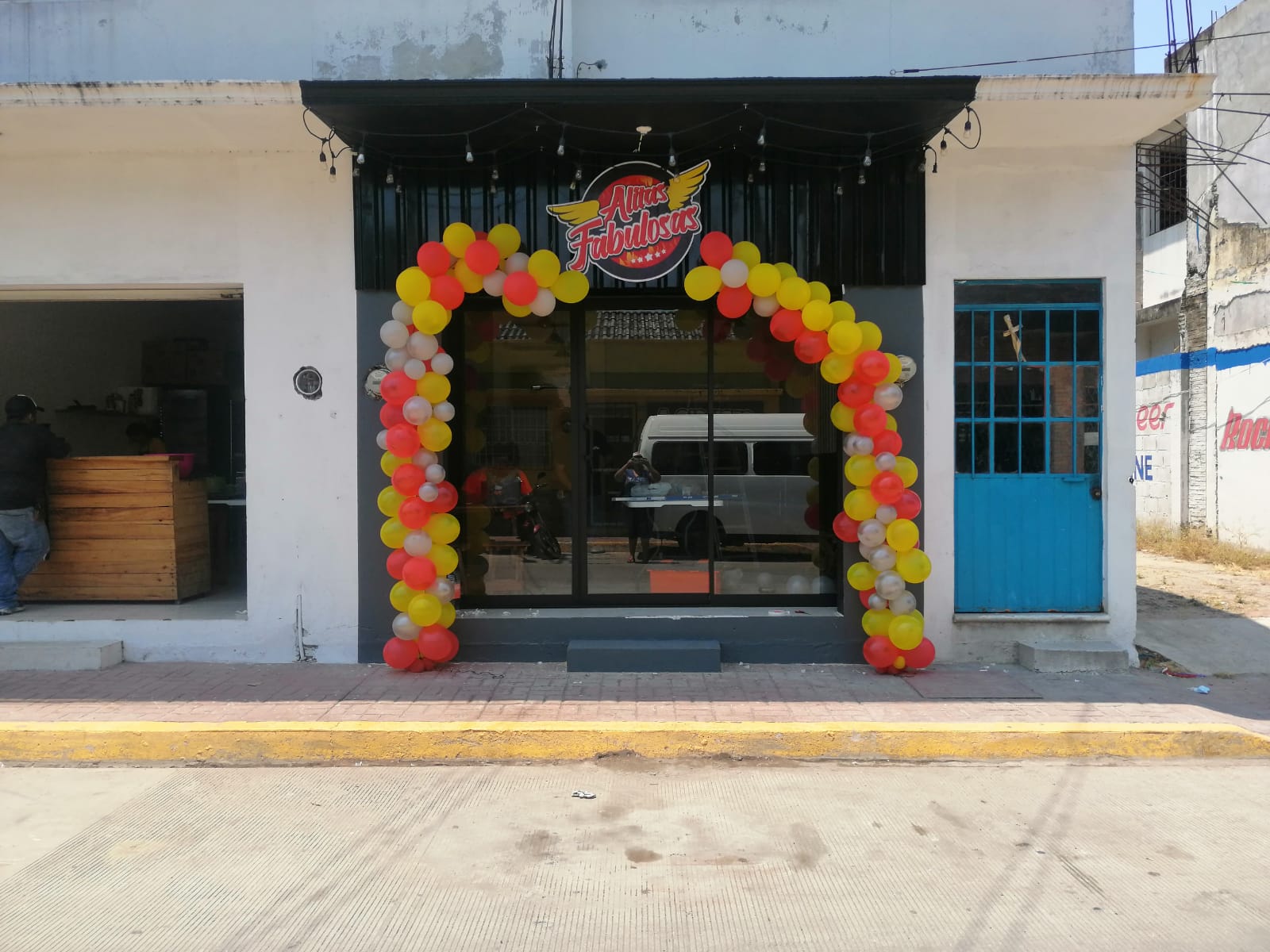 Alitas Fabulosas image 1