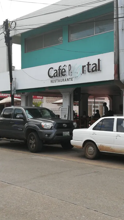 Café Portal image 3