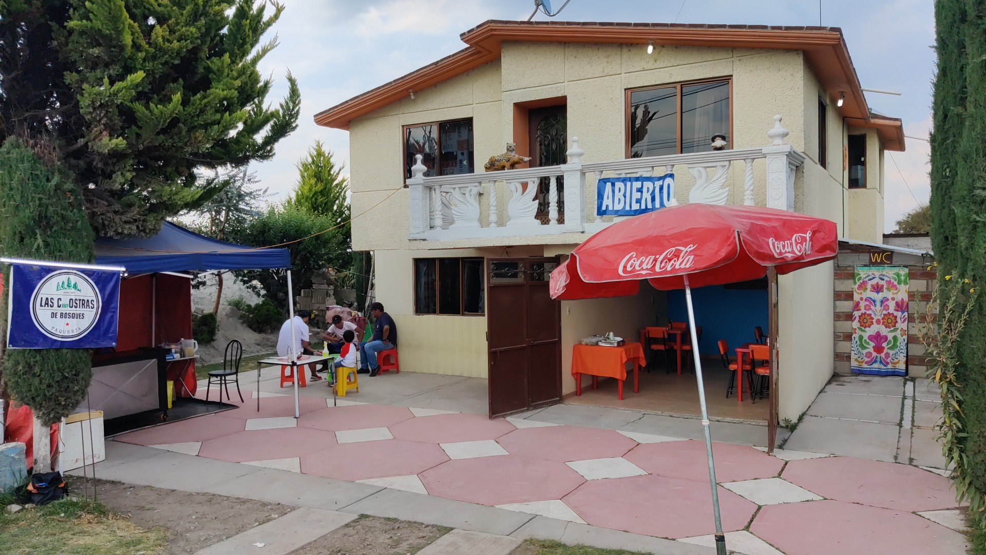 Las Costras taqueria image 3