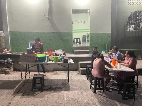 CENADURIA ELIZABETH image 1