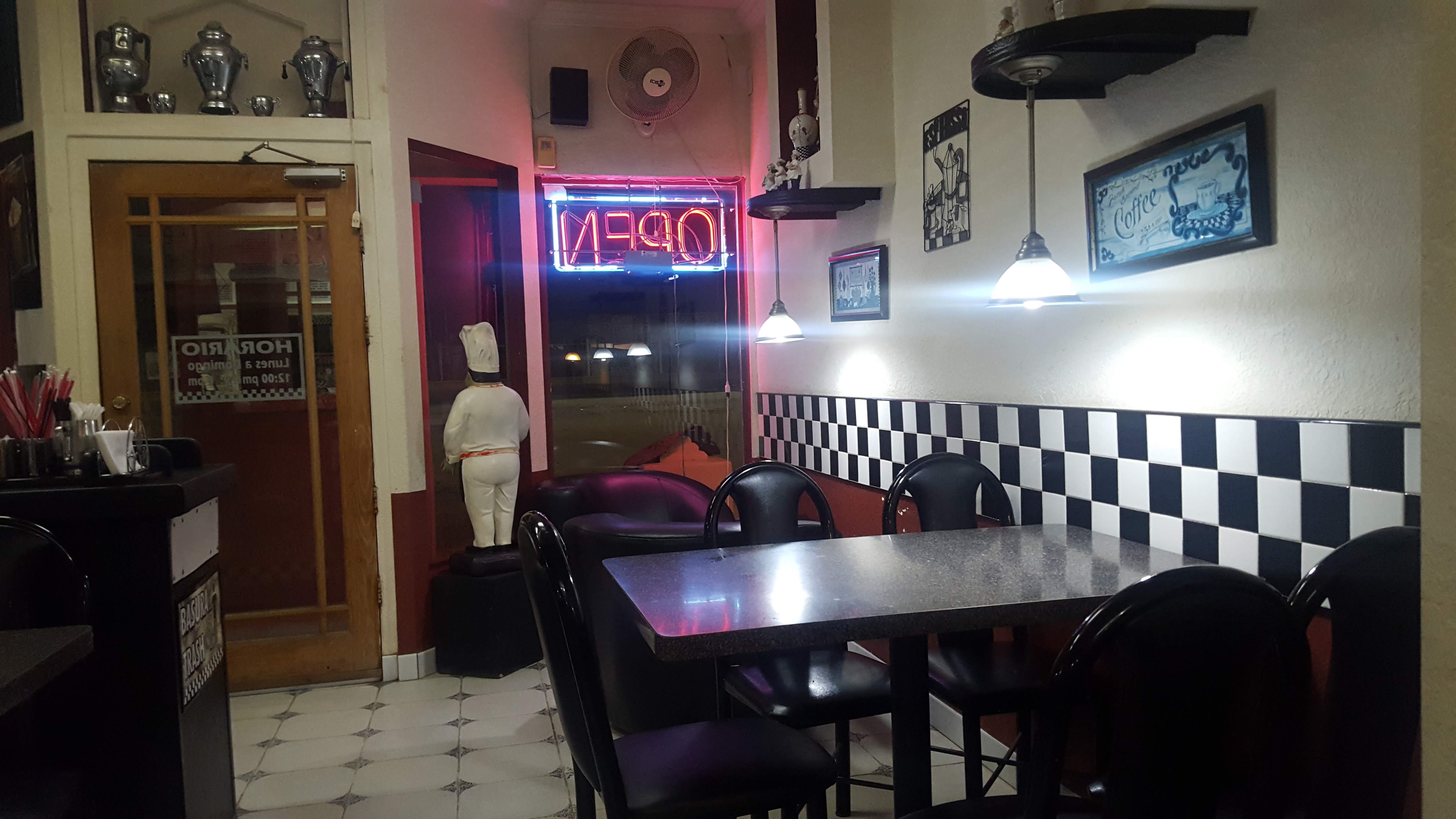 Mikaza Café image 9