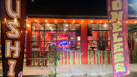 Kazoku Sushi y teriyaki image 1