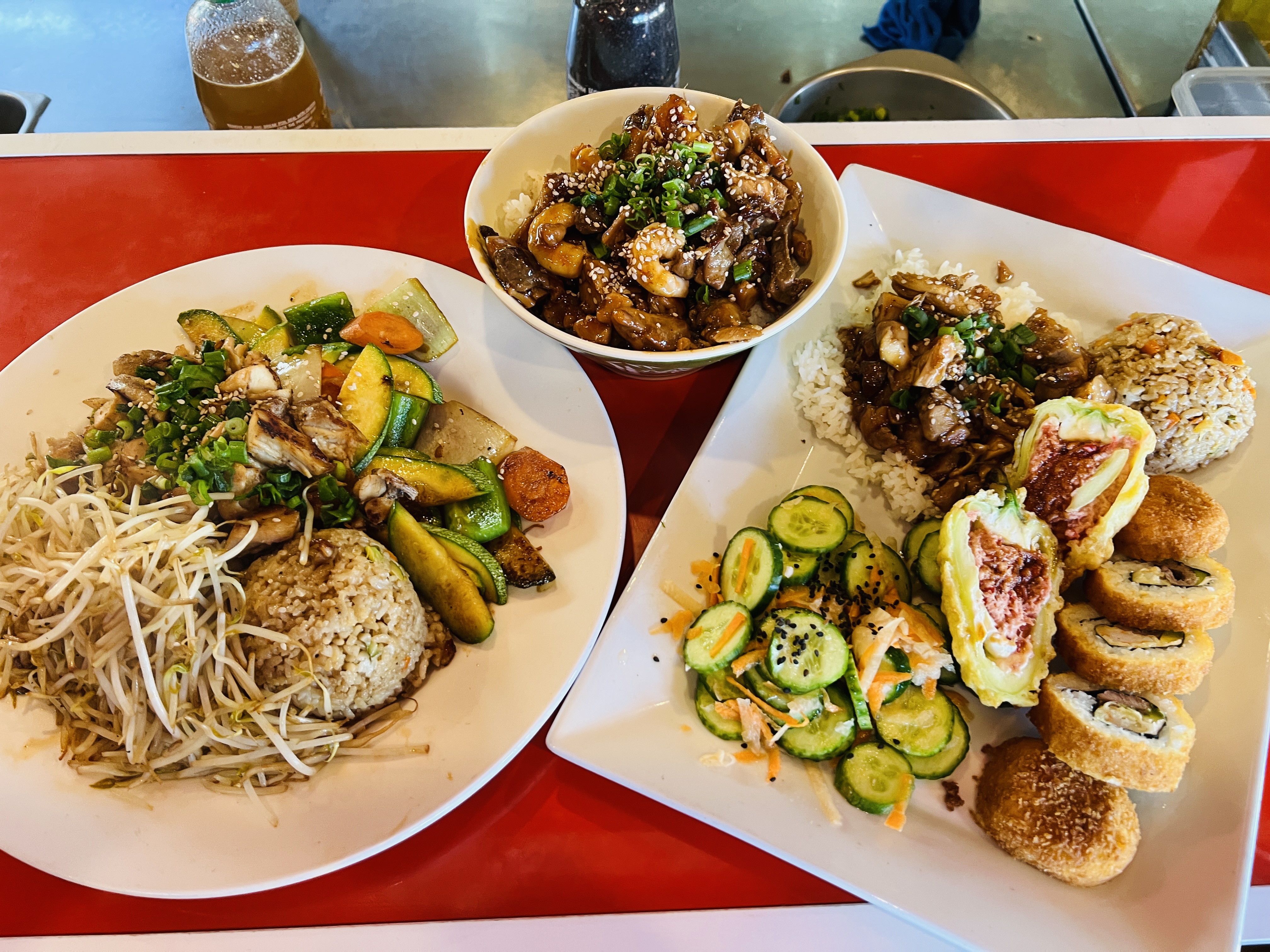 Kazoku Sushi y teriyaki image 7