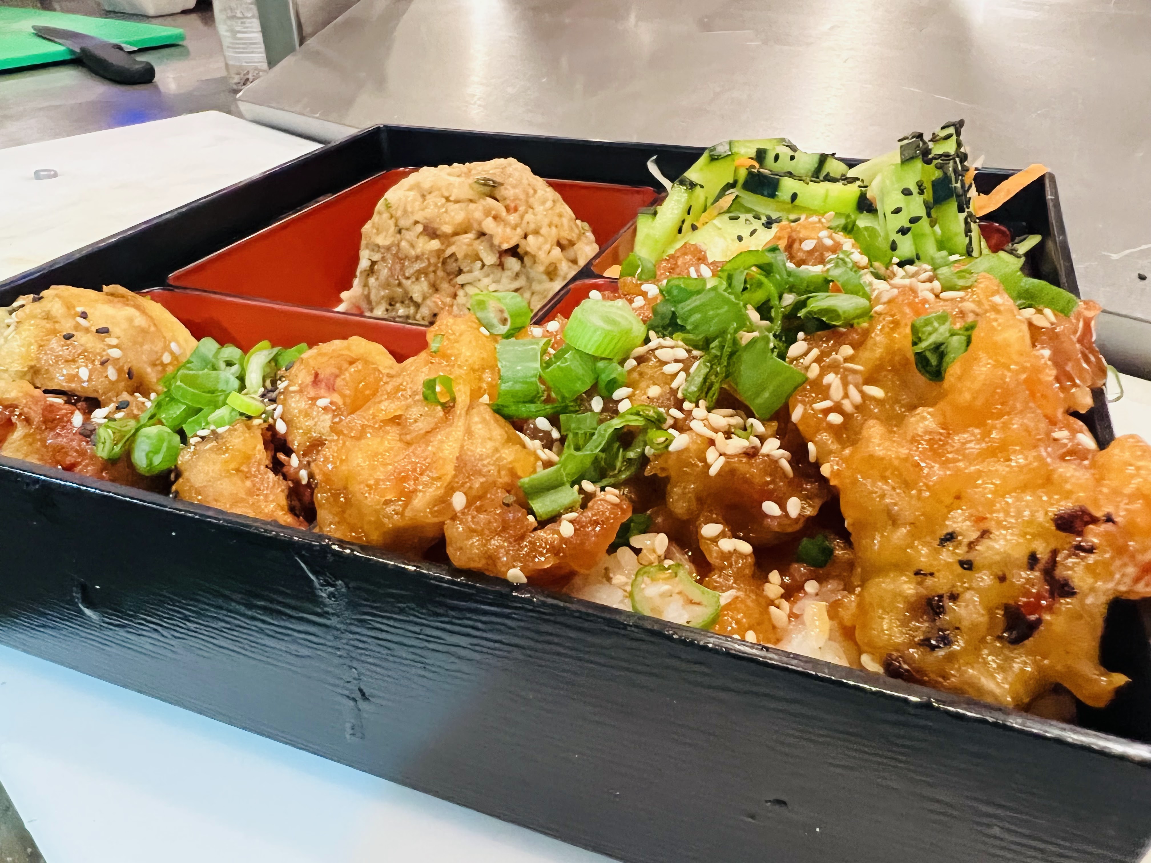 Kazoku Sushi y teriyaki image 9