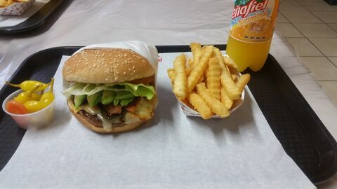 Happy Burguer image 2