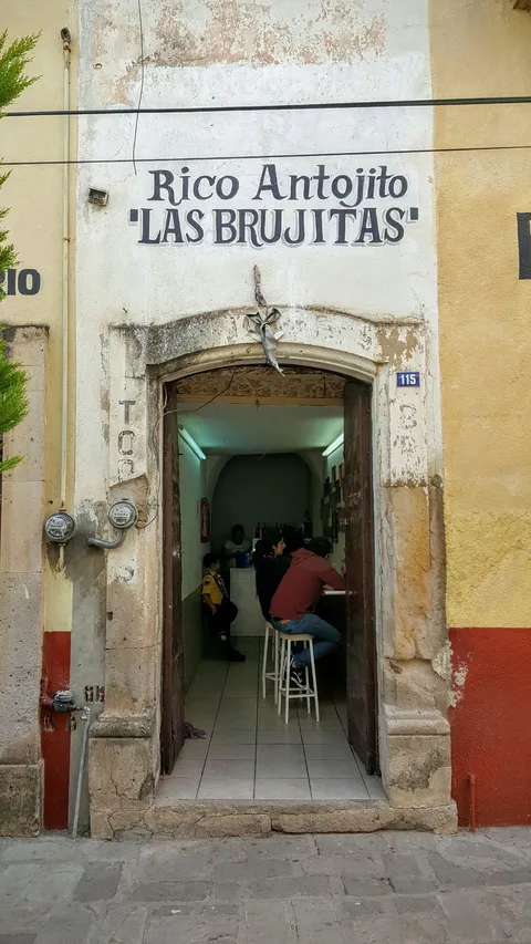Brujitas BusSan image 6