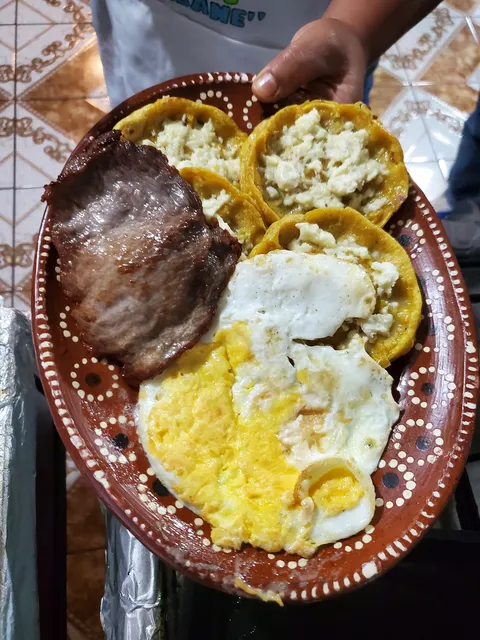 Antojitos "Mamá quina" image 2