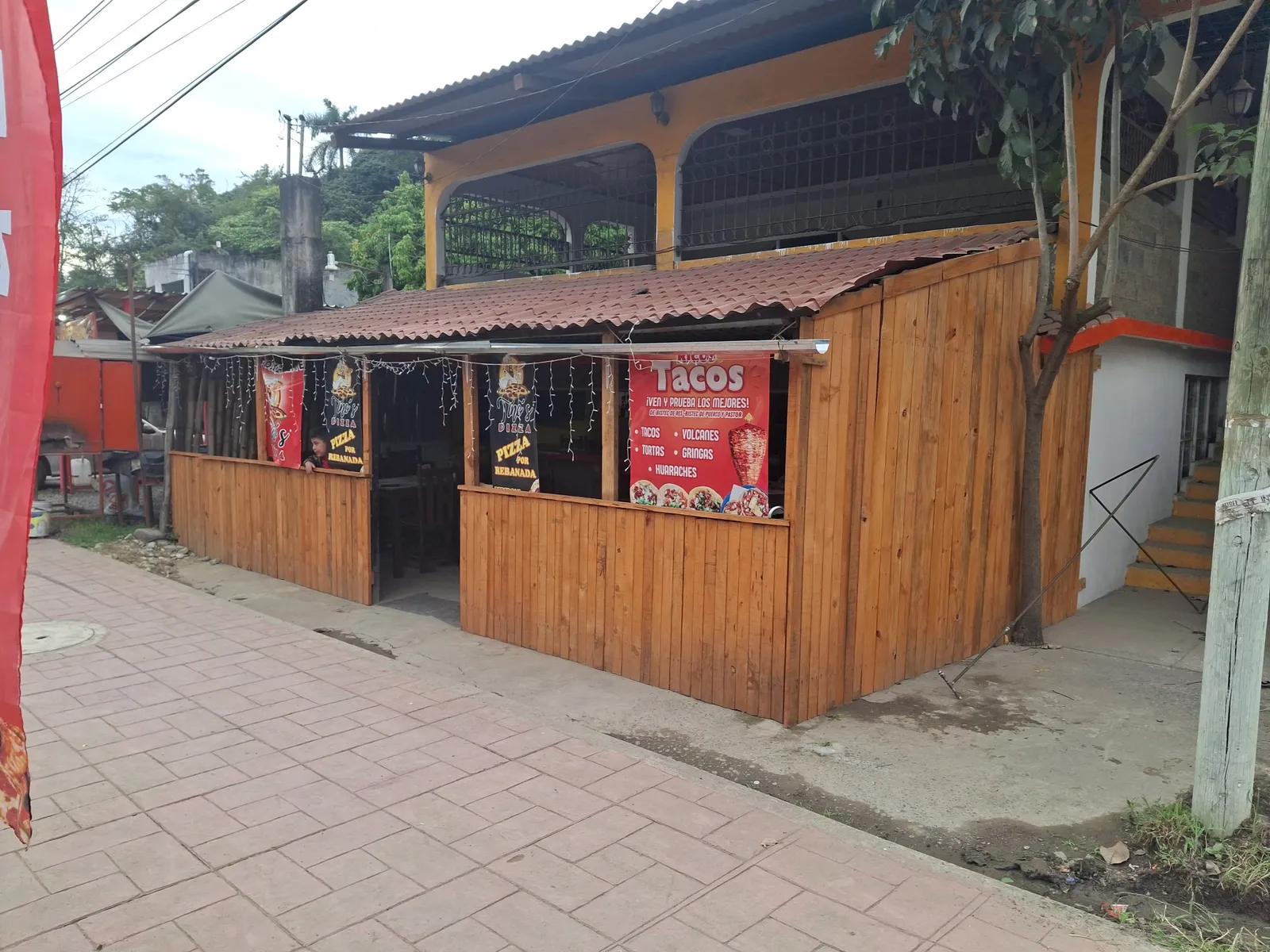 Tinos pizza image 1