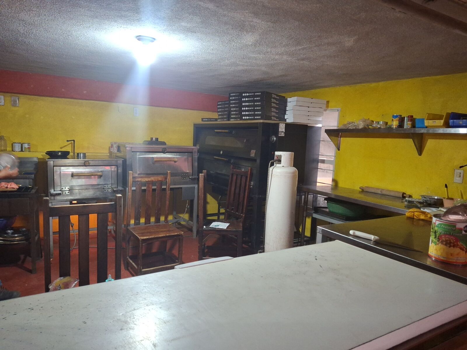 Tinos pizza image 3