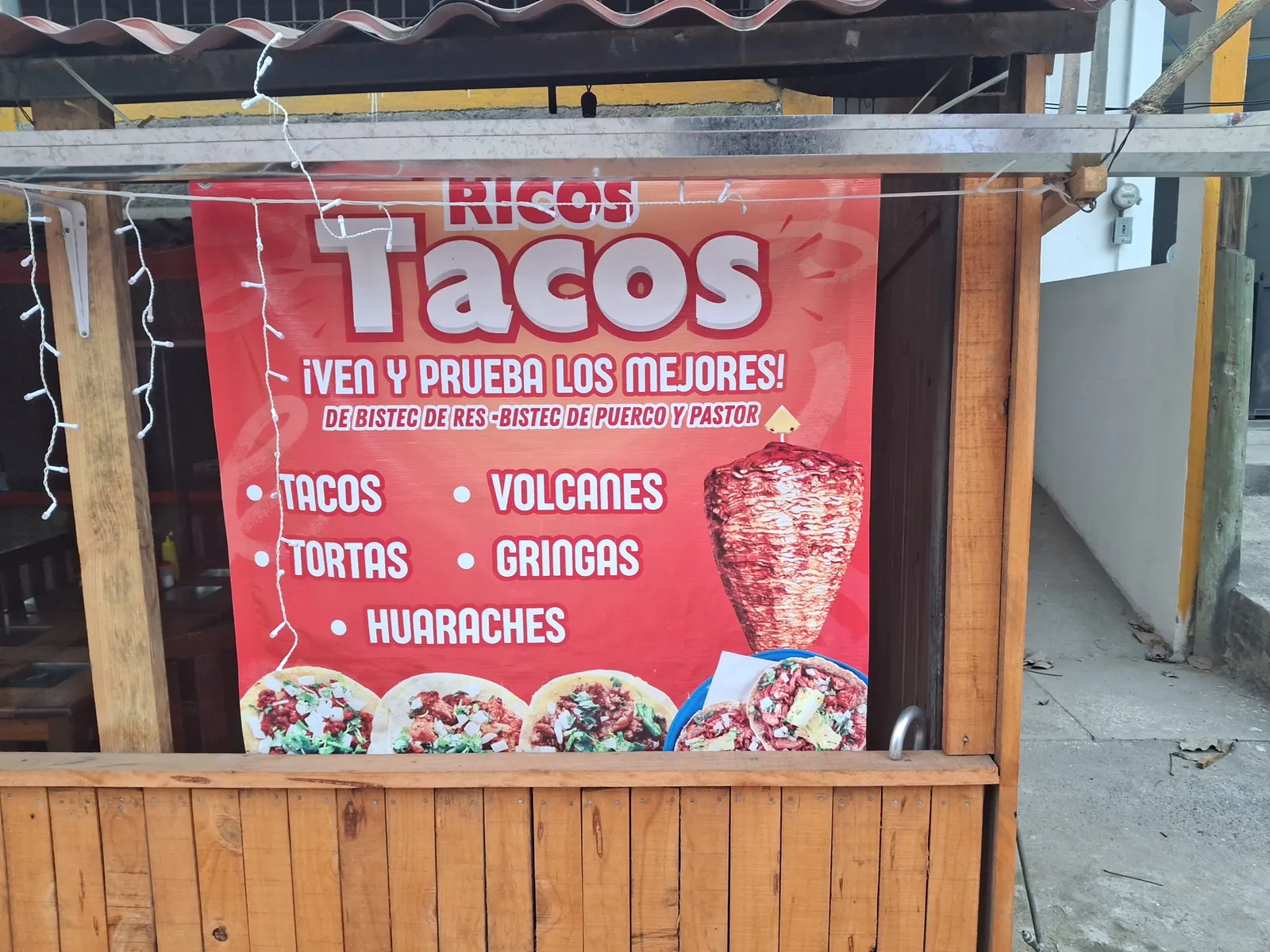 Tinos pizza image 5