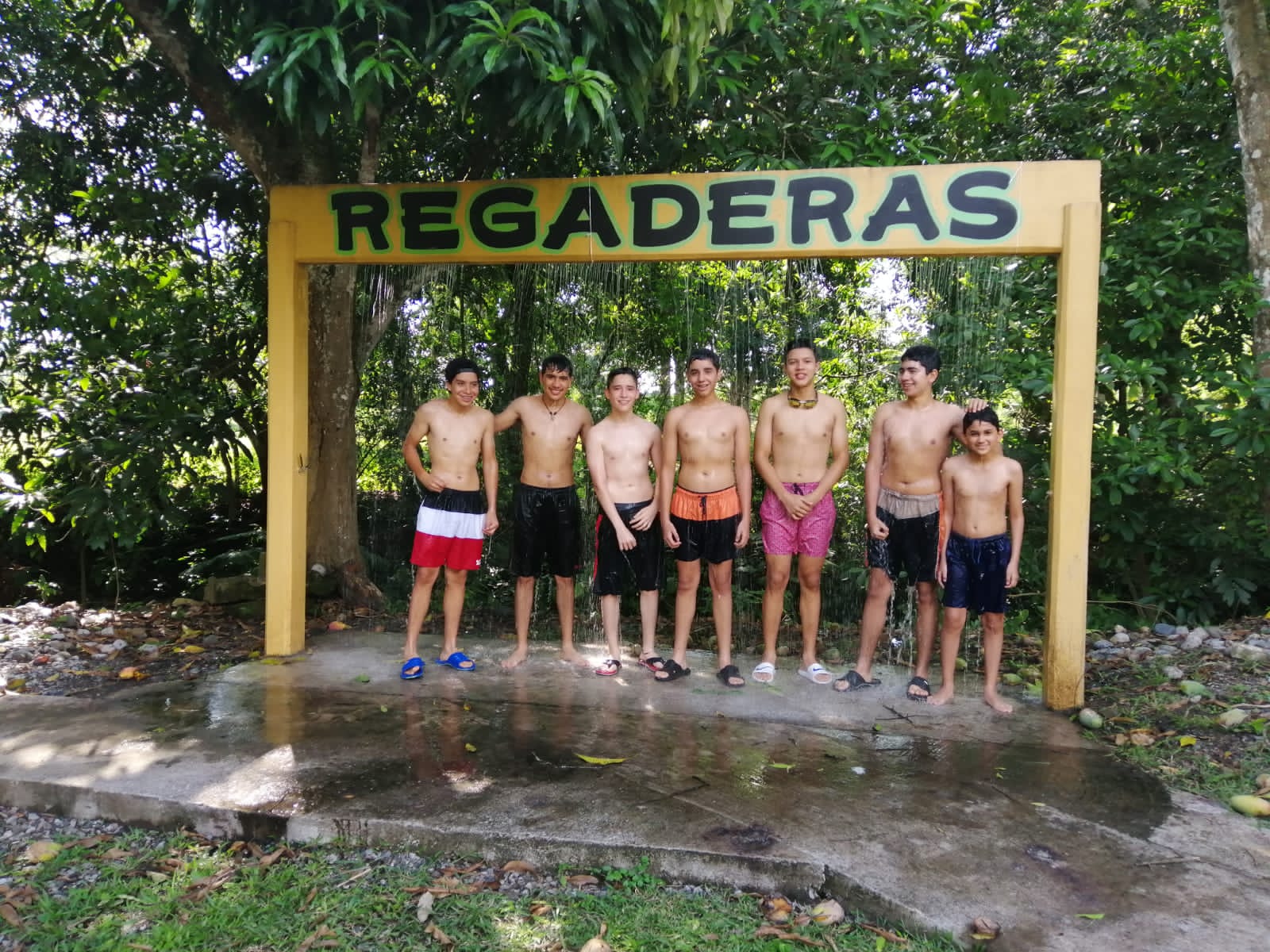 Palma Sola Club. Restaurante Artesanal Huasteco, Eventos Sociales, Campamento, Alberca image 9