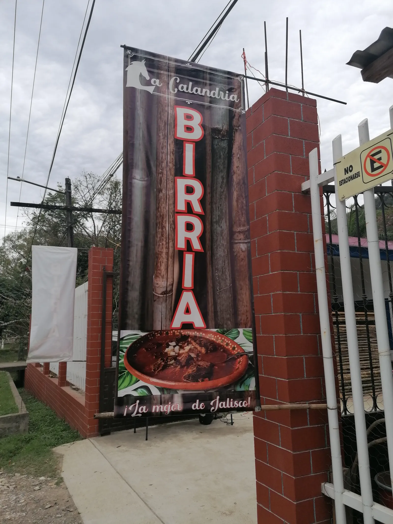 Birrieria La Calandria image 5