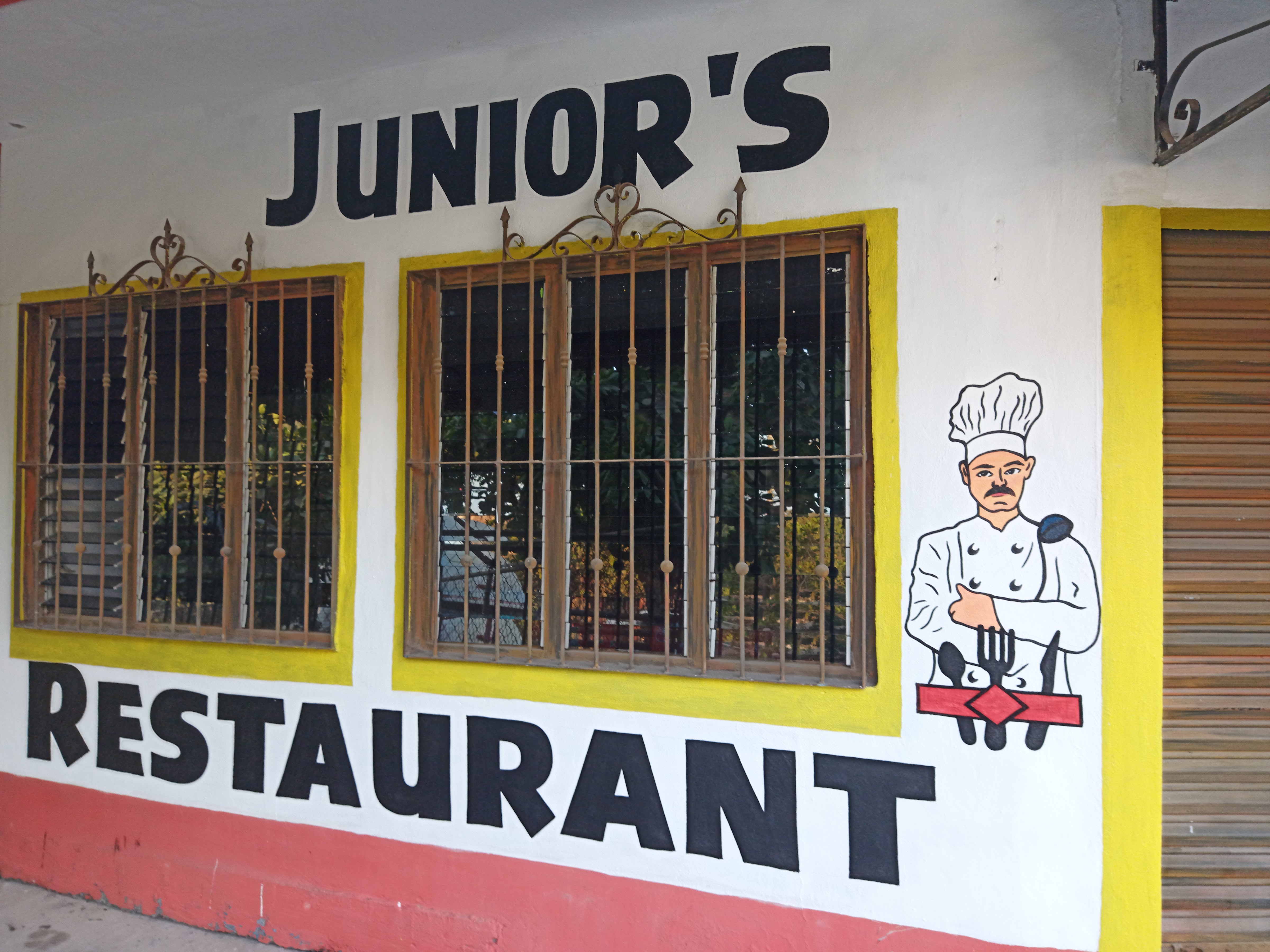 Junior's Restaurant image 9