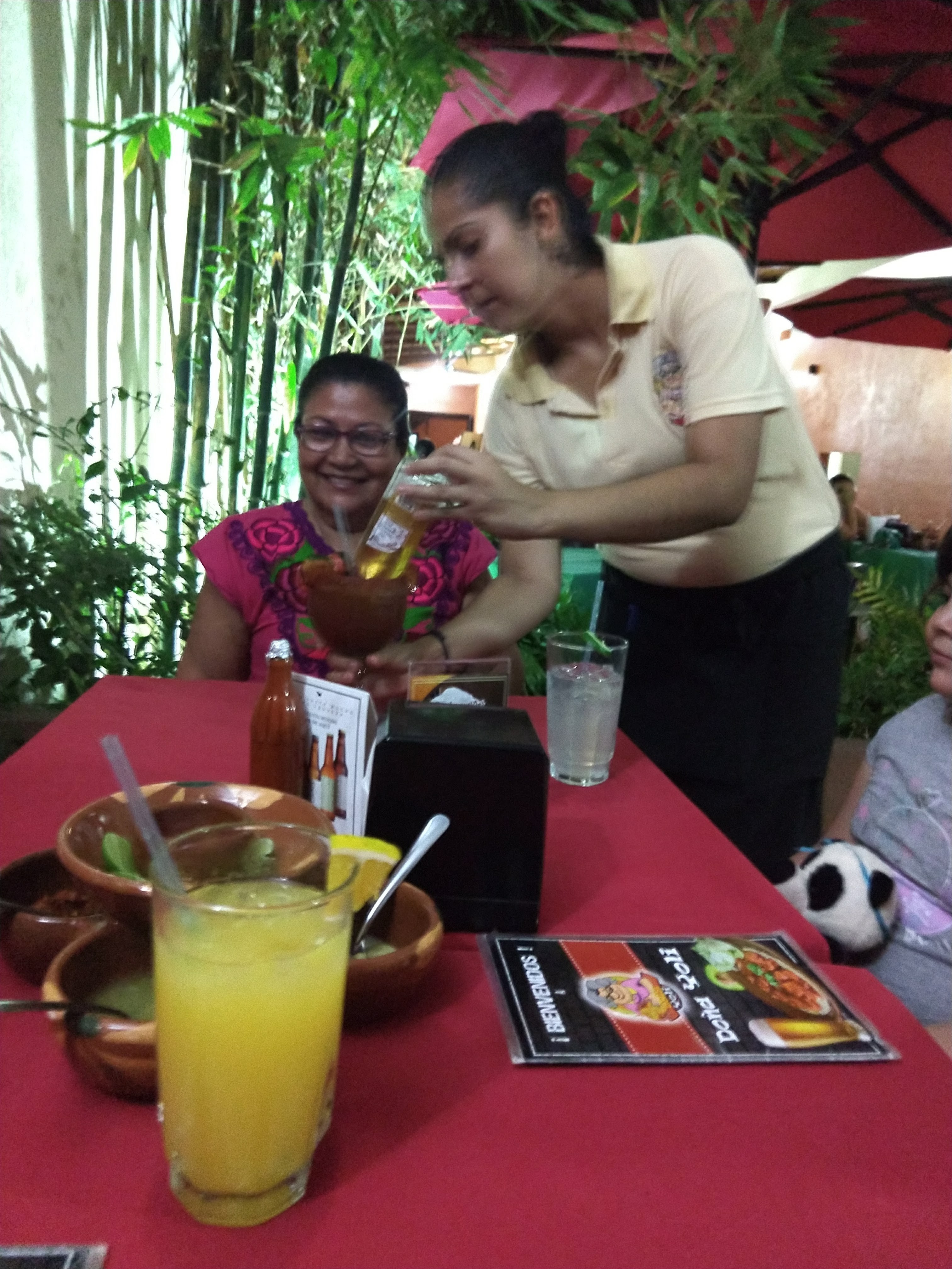 Doña Yoli Restaurant Bar image 9