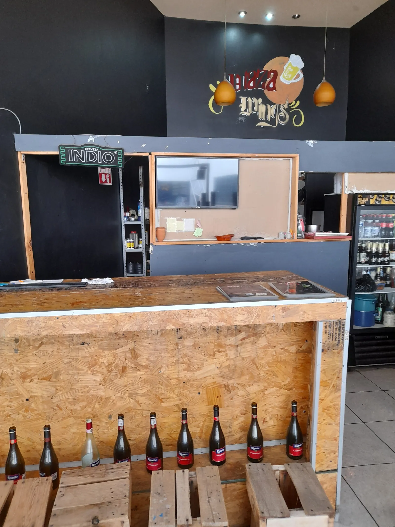 Plaza Wings image 1