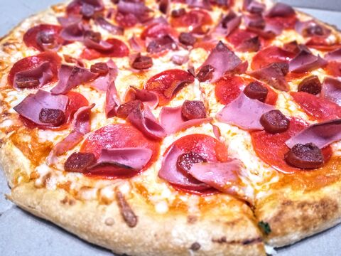 Giannela pizza con amore image 1