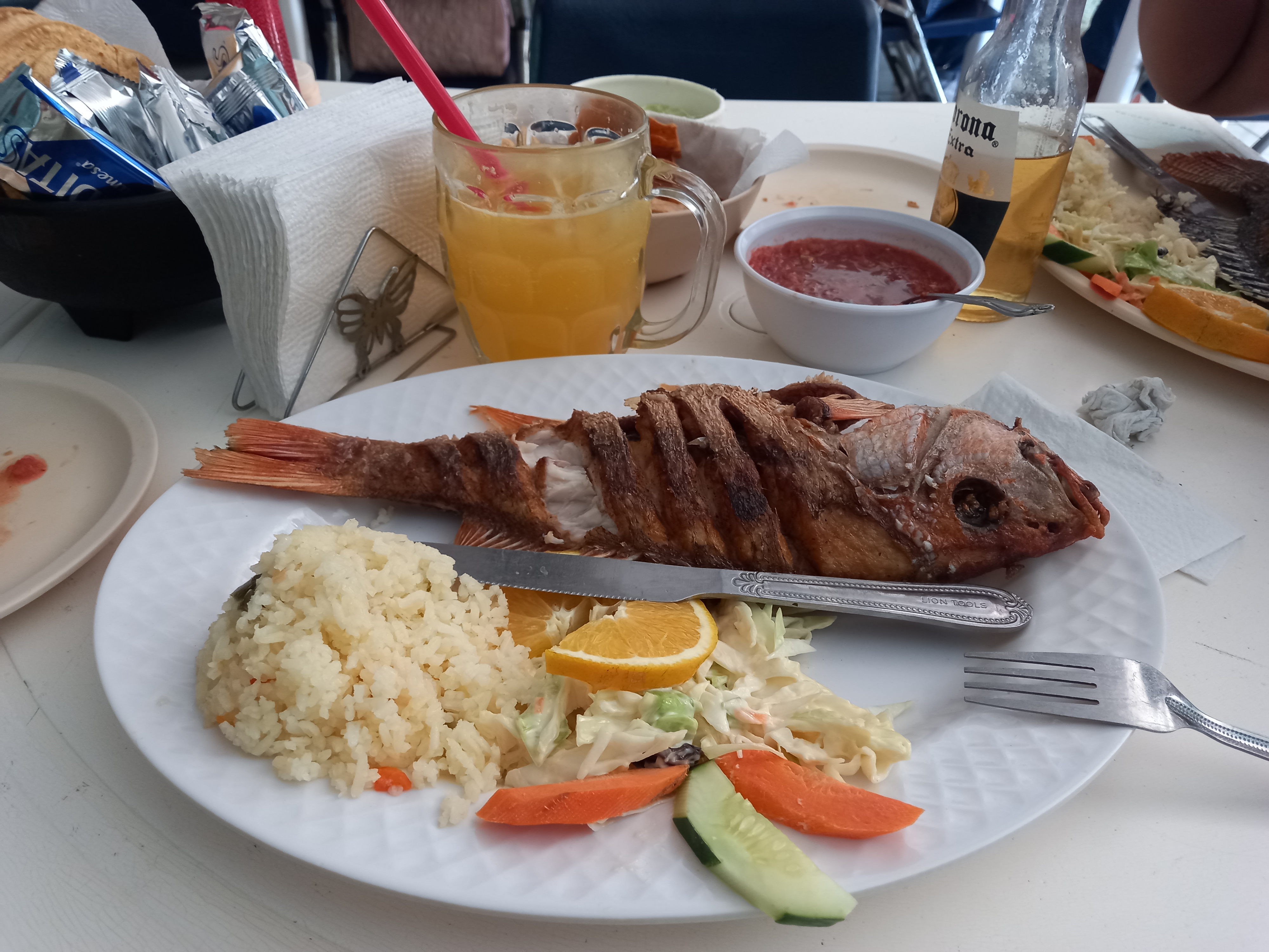 Restaurant De Pescados Y Mariscos "ERNESTO" image 1