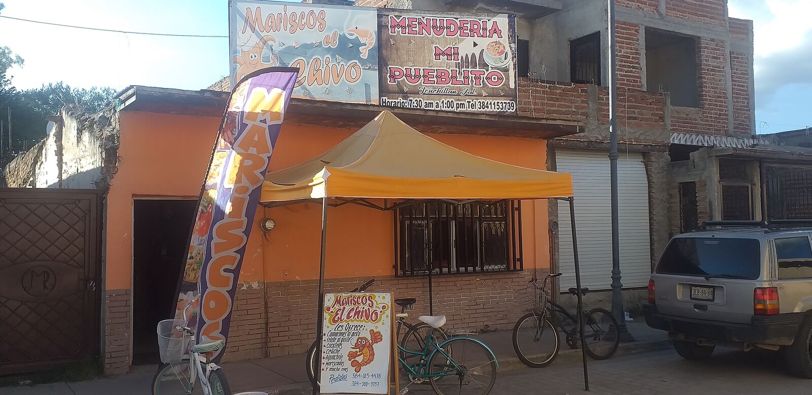 Mariscos El Chivo image 1
