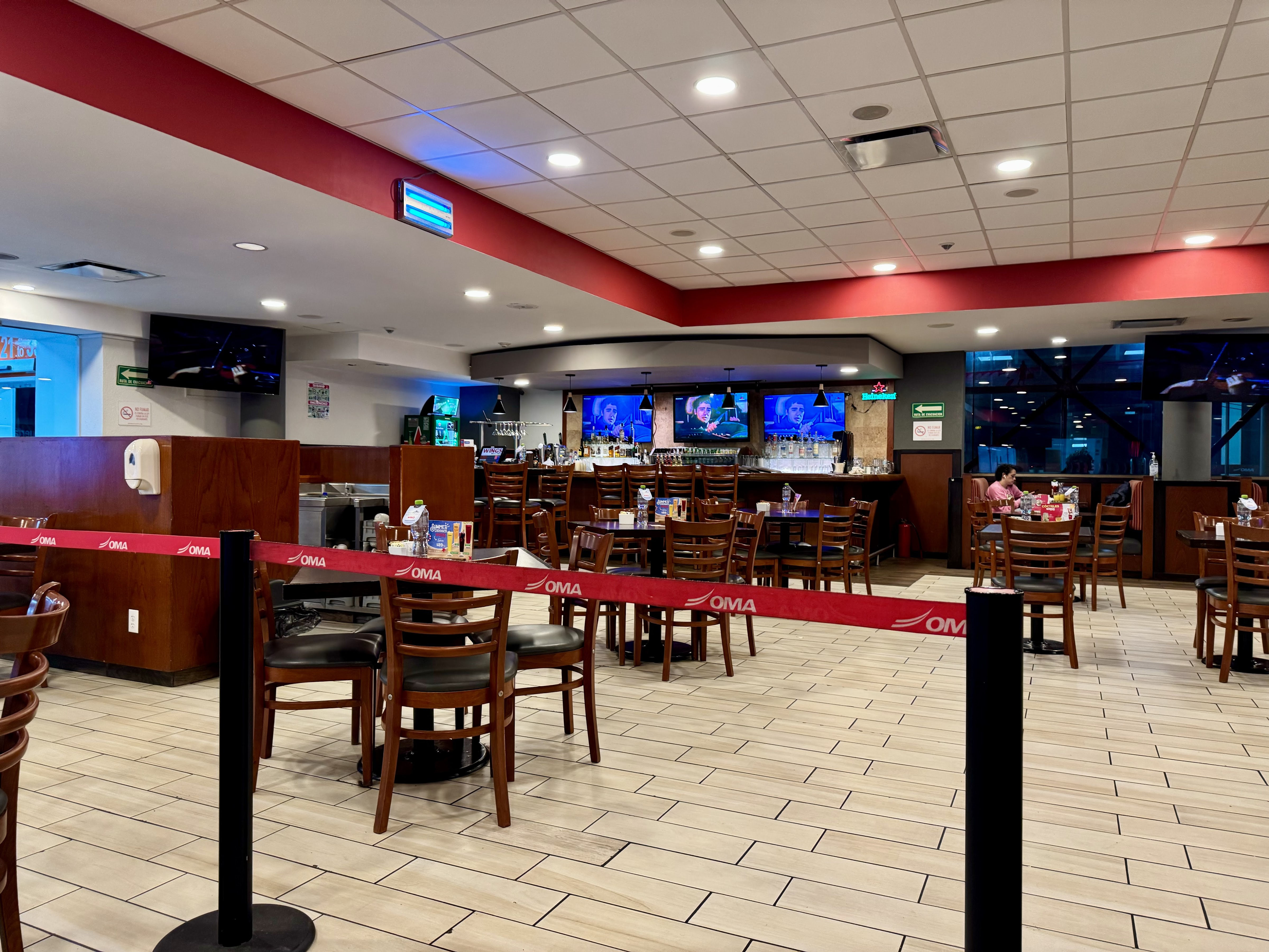 Wings Aeropuerto Monterrey Terminal A image 1