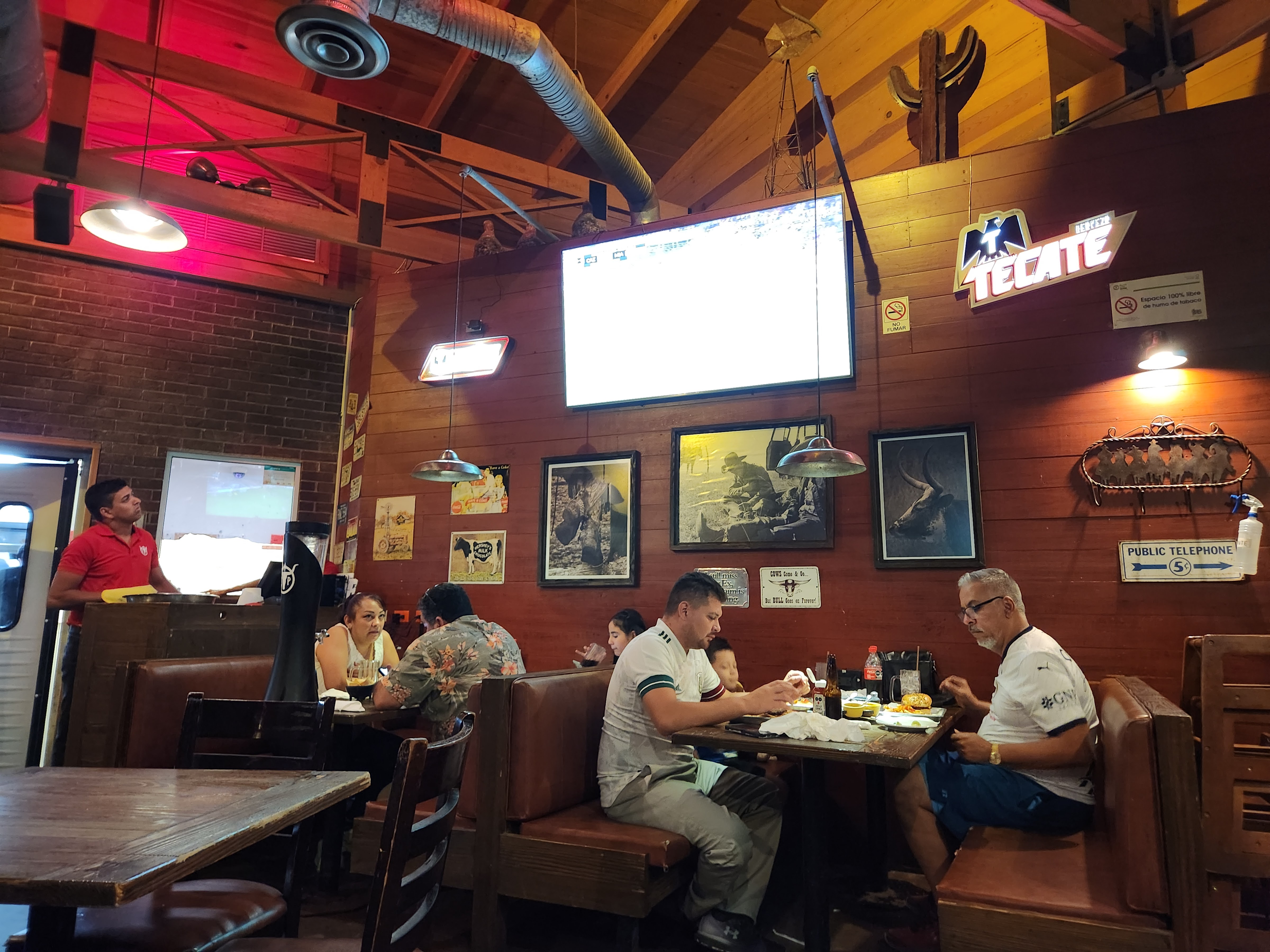 El Papalote Taco & Grill Aeropuerto Internacional image 1